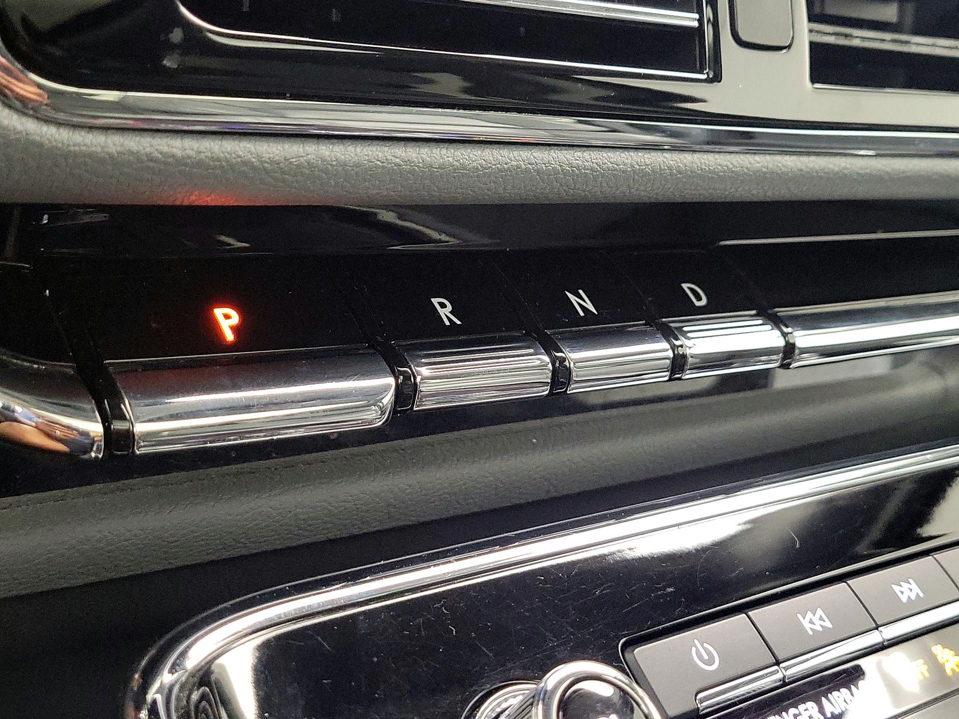 Thumbnail: 2021 Lincoln Navigator - 18