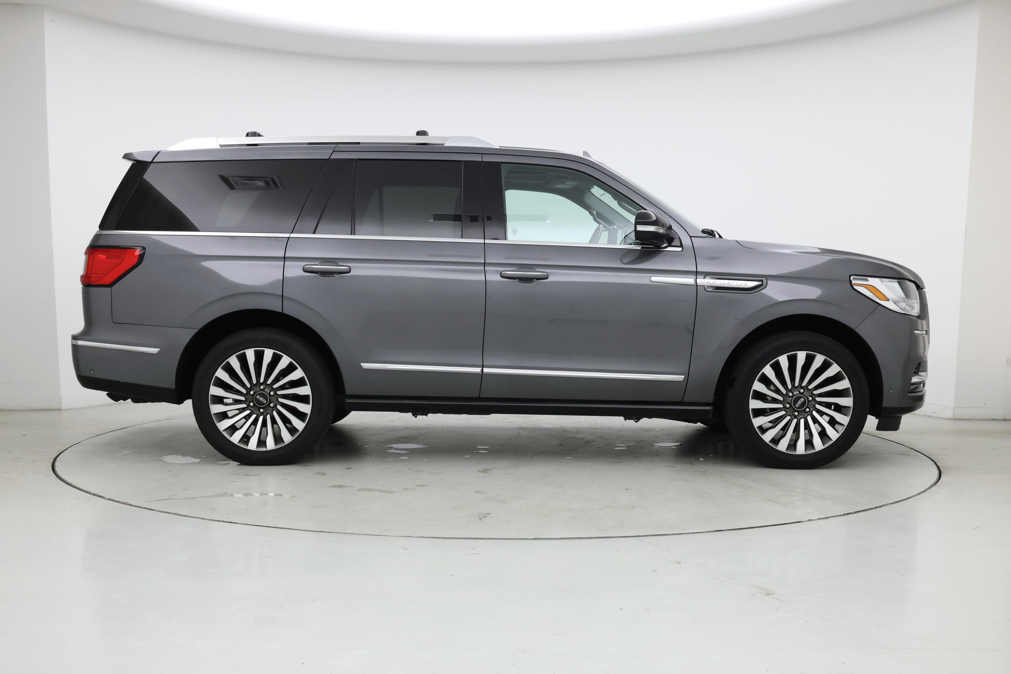 Thumbnail: 2021 Lincoln Navigator - 7