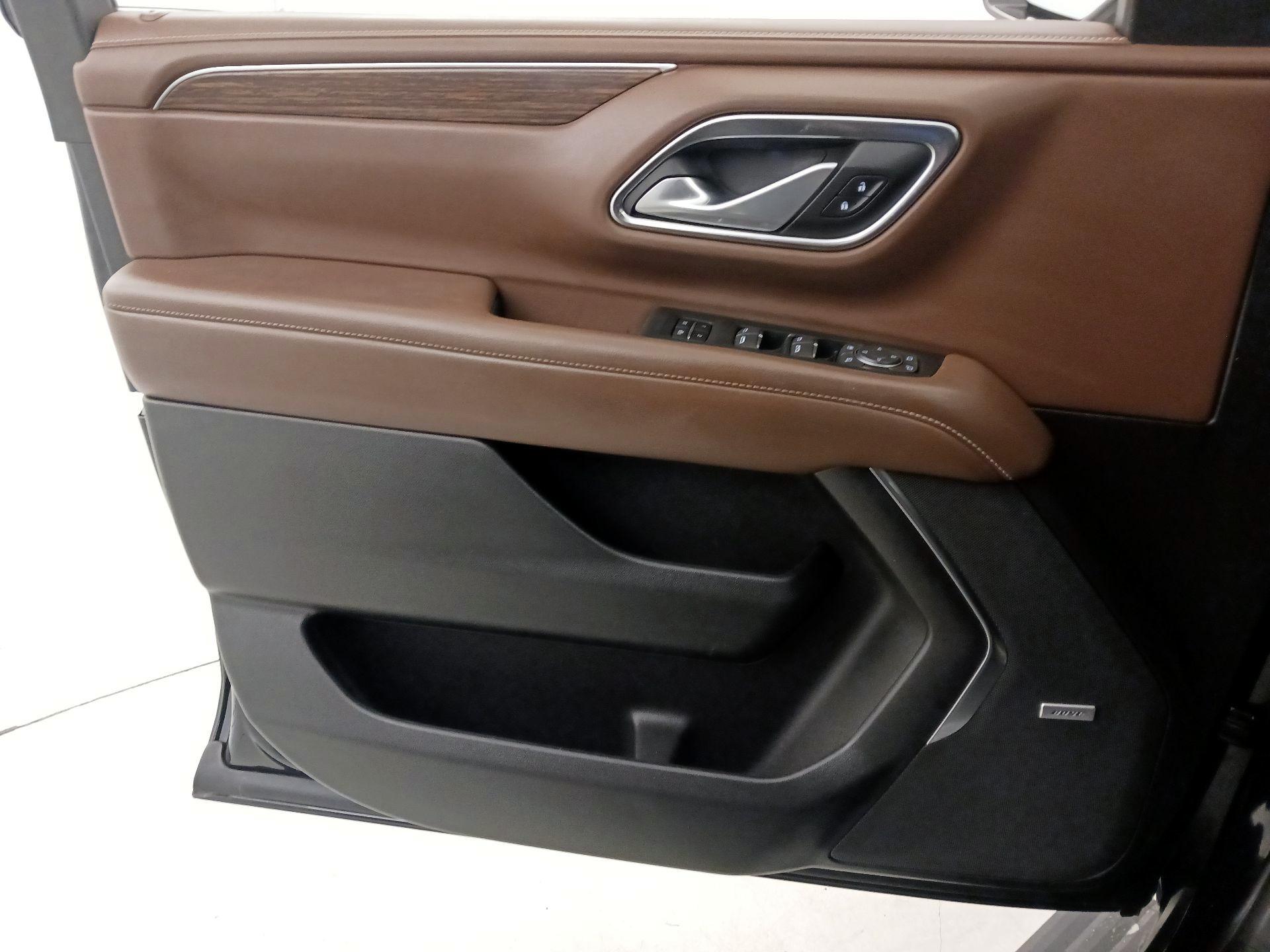 Thumbnail: 2022 Chevrolet Suburban - 12