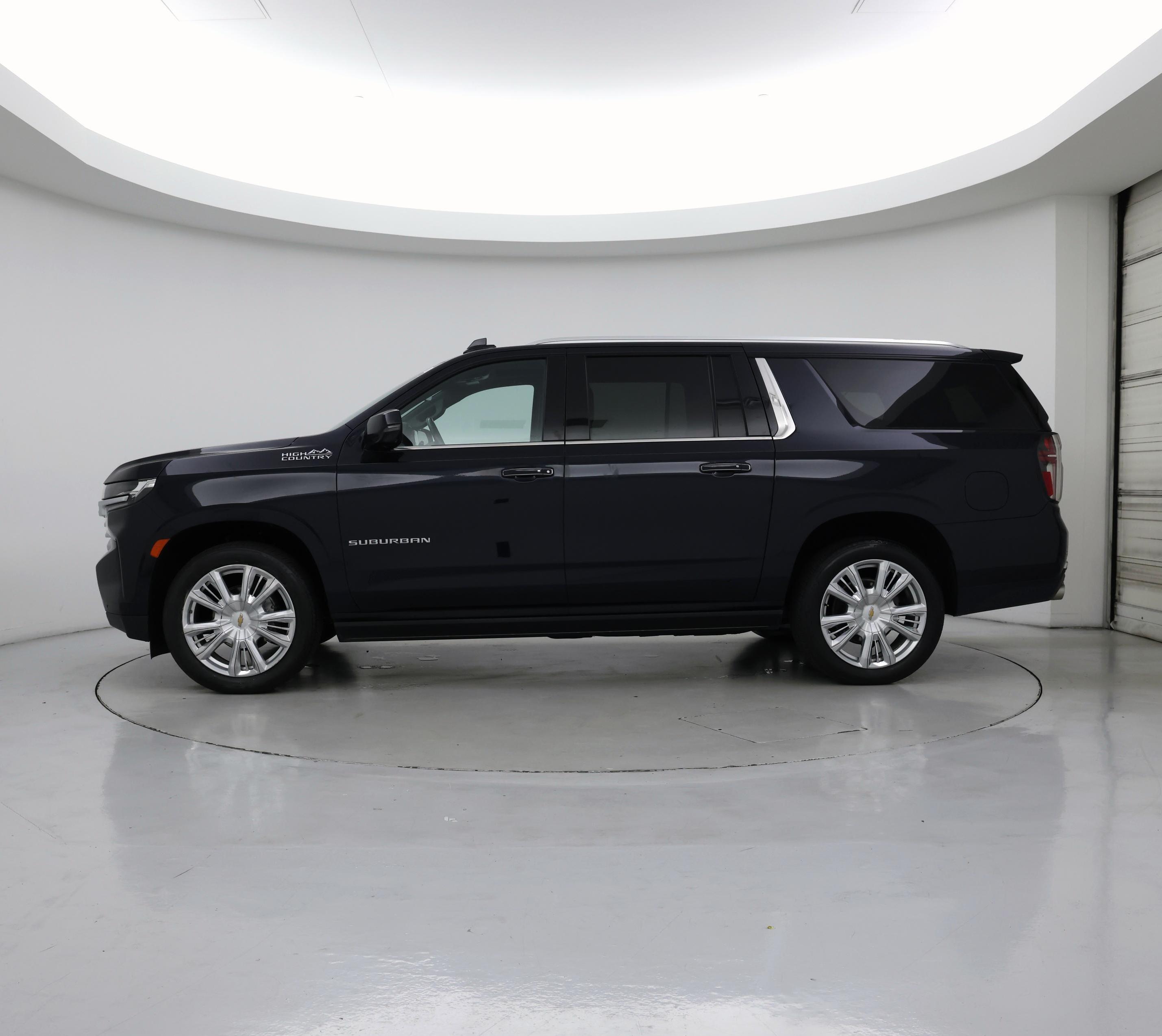 Thumbnail: 2022 Chevrolet Suburban - 3