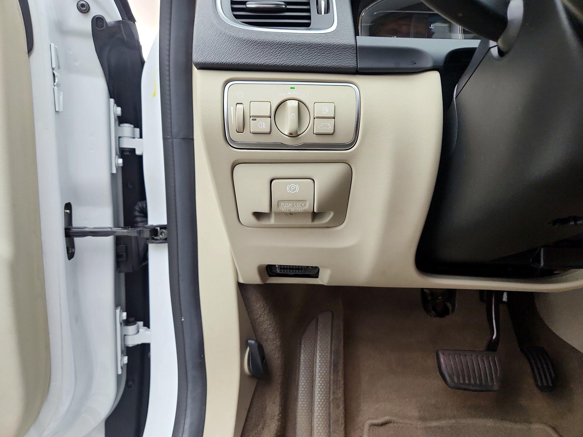 Thumbnail: 2015 Volvo S60 - 13