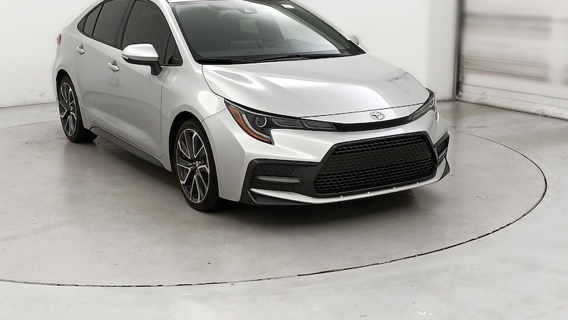 2020 Toyota Corolla SE Hero Image