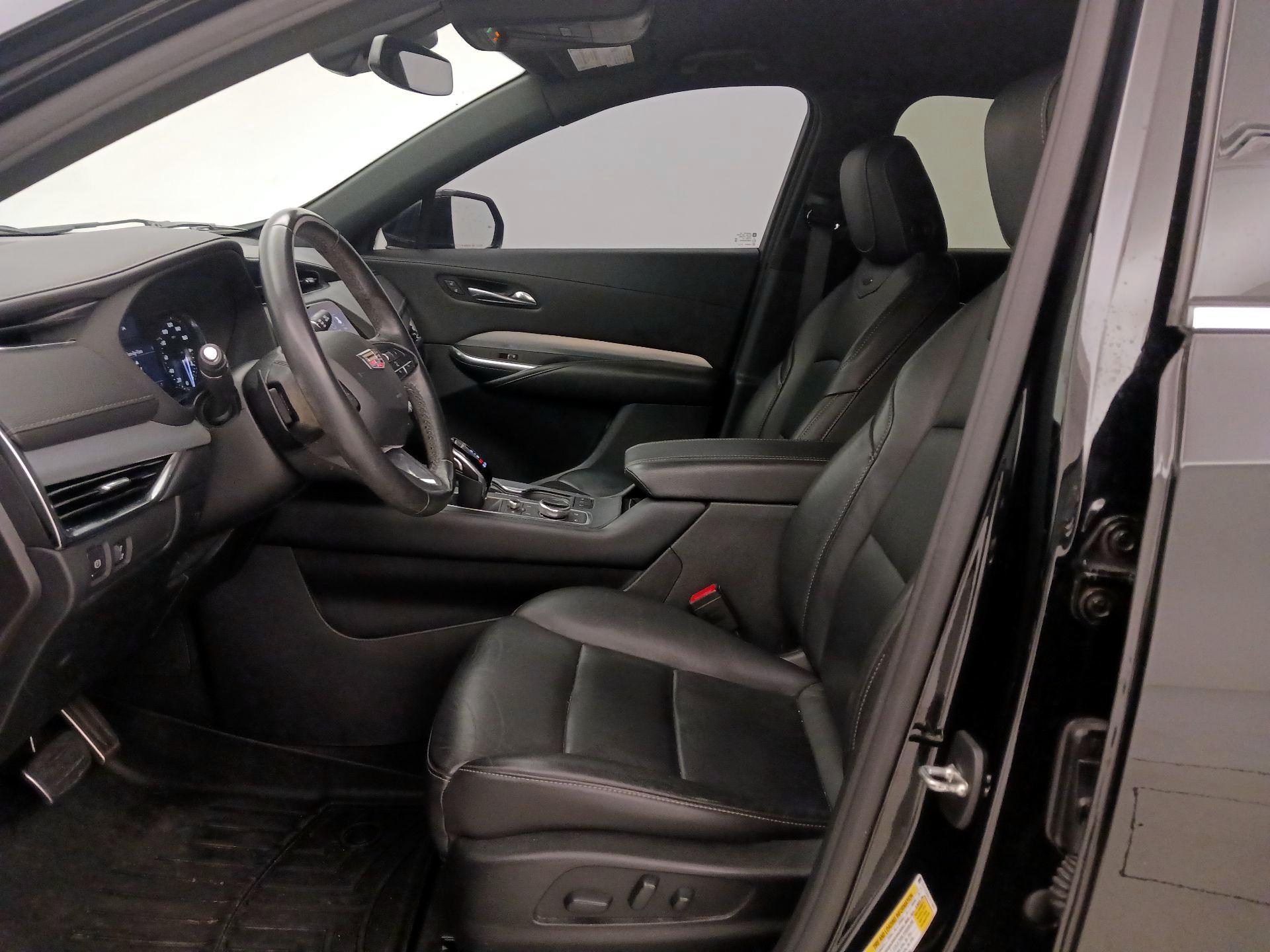 Thumbnail: 2020 Cadillac XT4 - 11