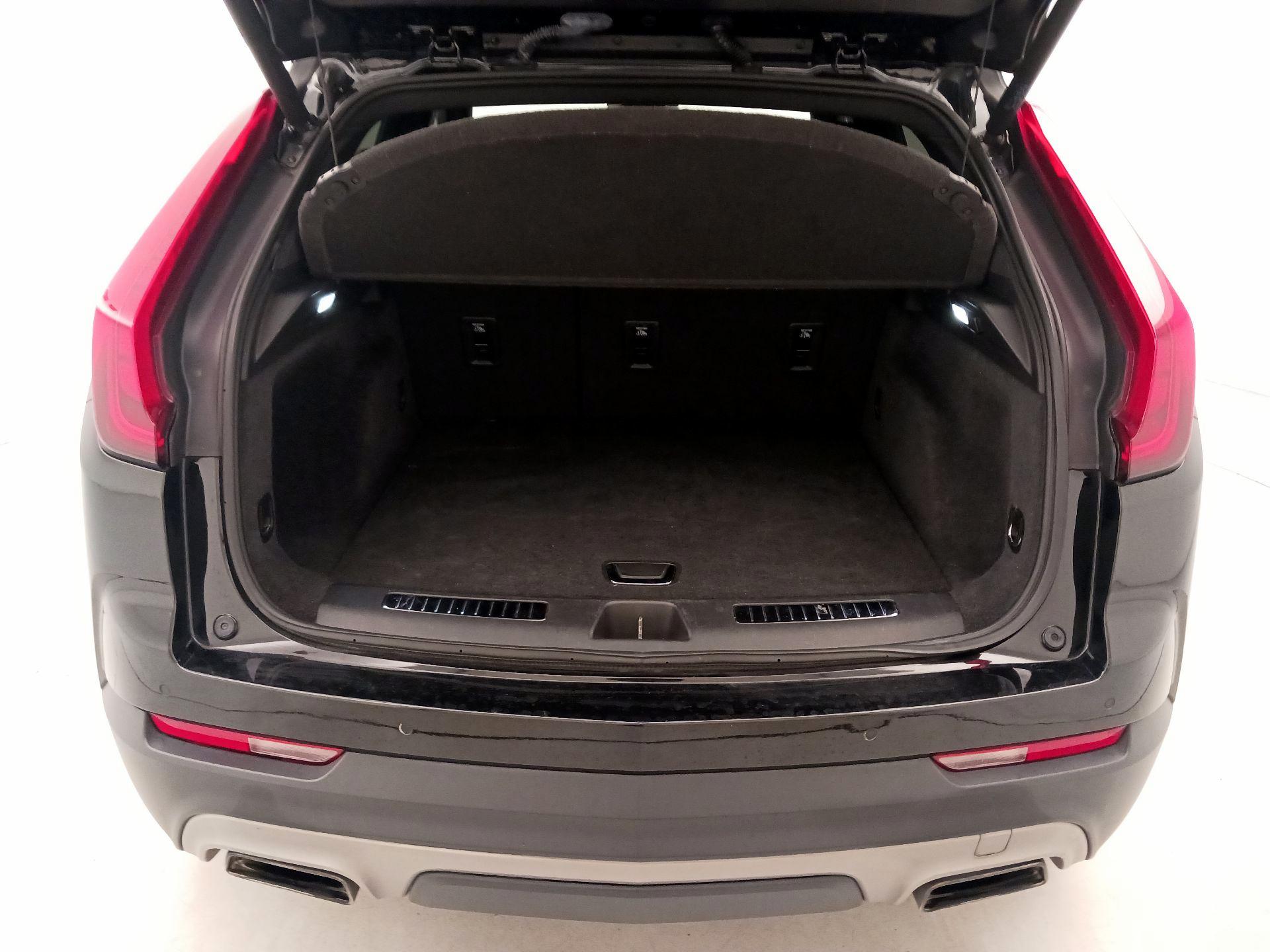 Thumbnail: 2020 Cadillac XT4 - 20