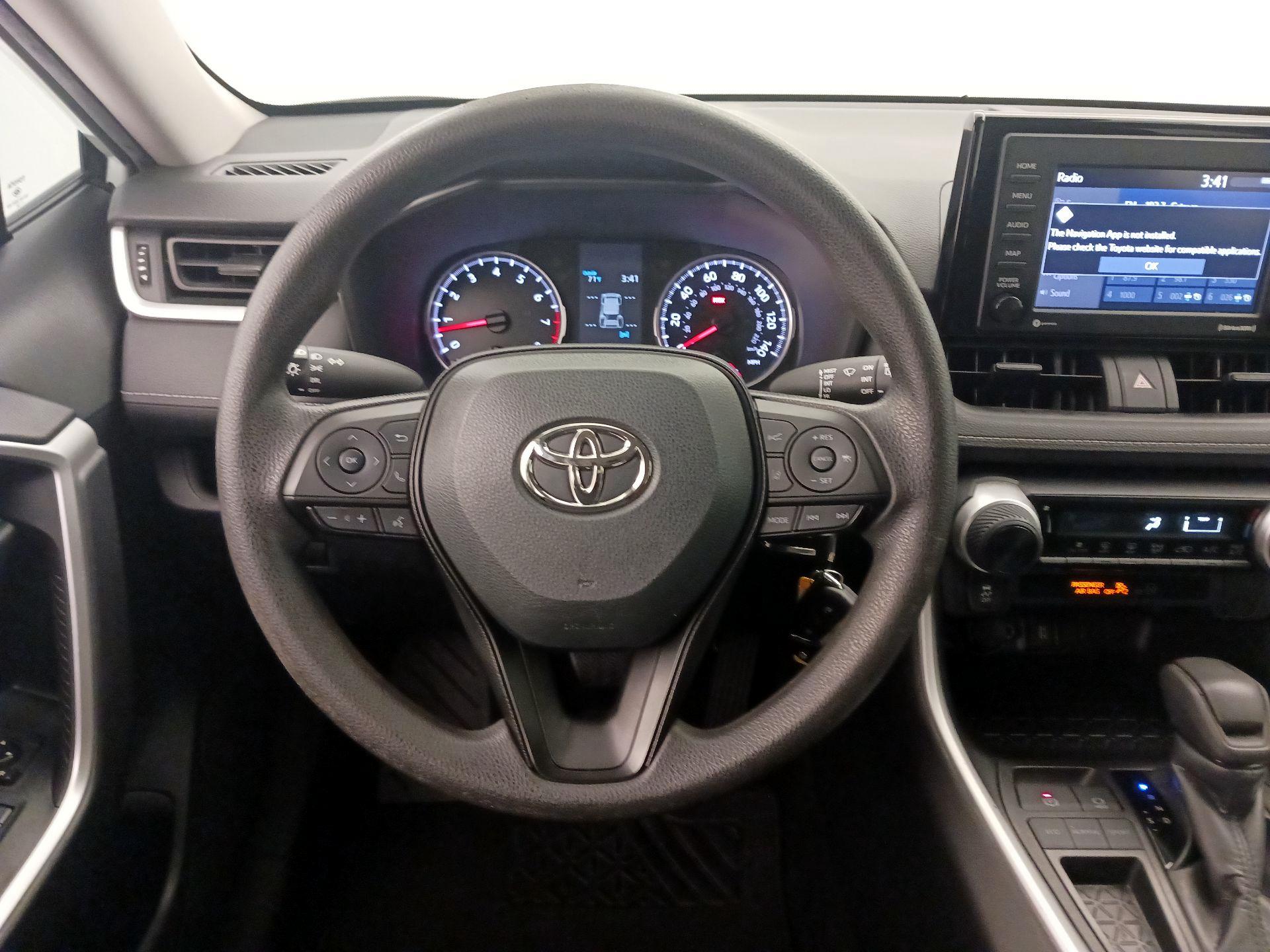 Thumbnail: 2022 Toyota RAV4 - 10