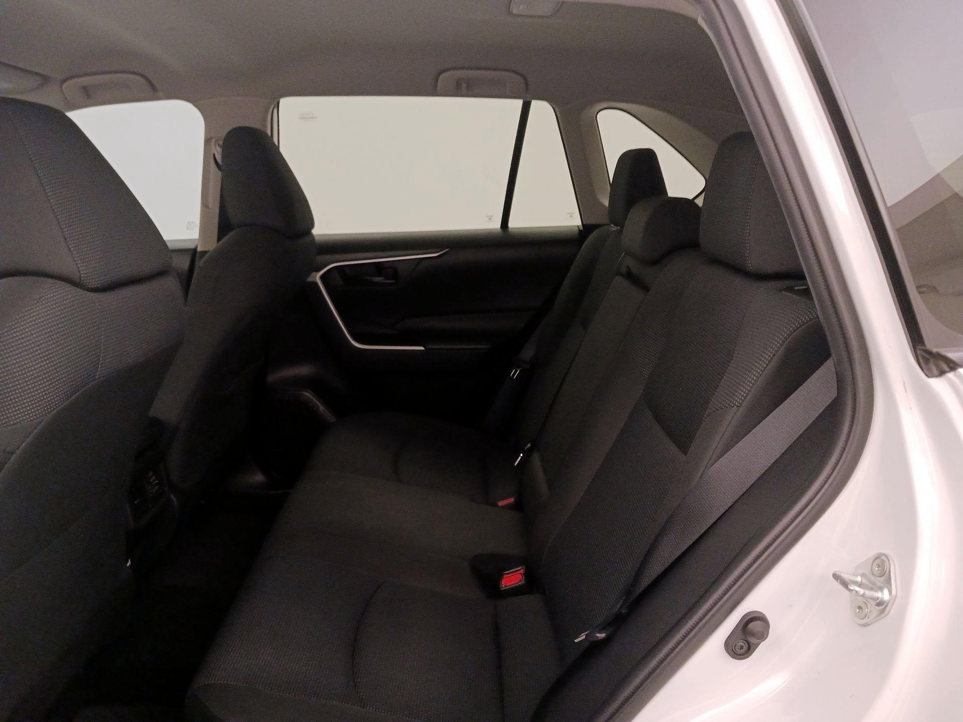 Thumbnail: 2022 Toyota RAV4 - 19