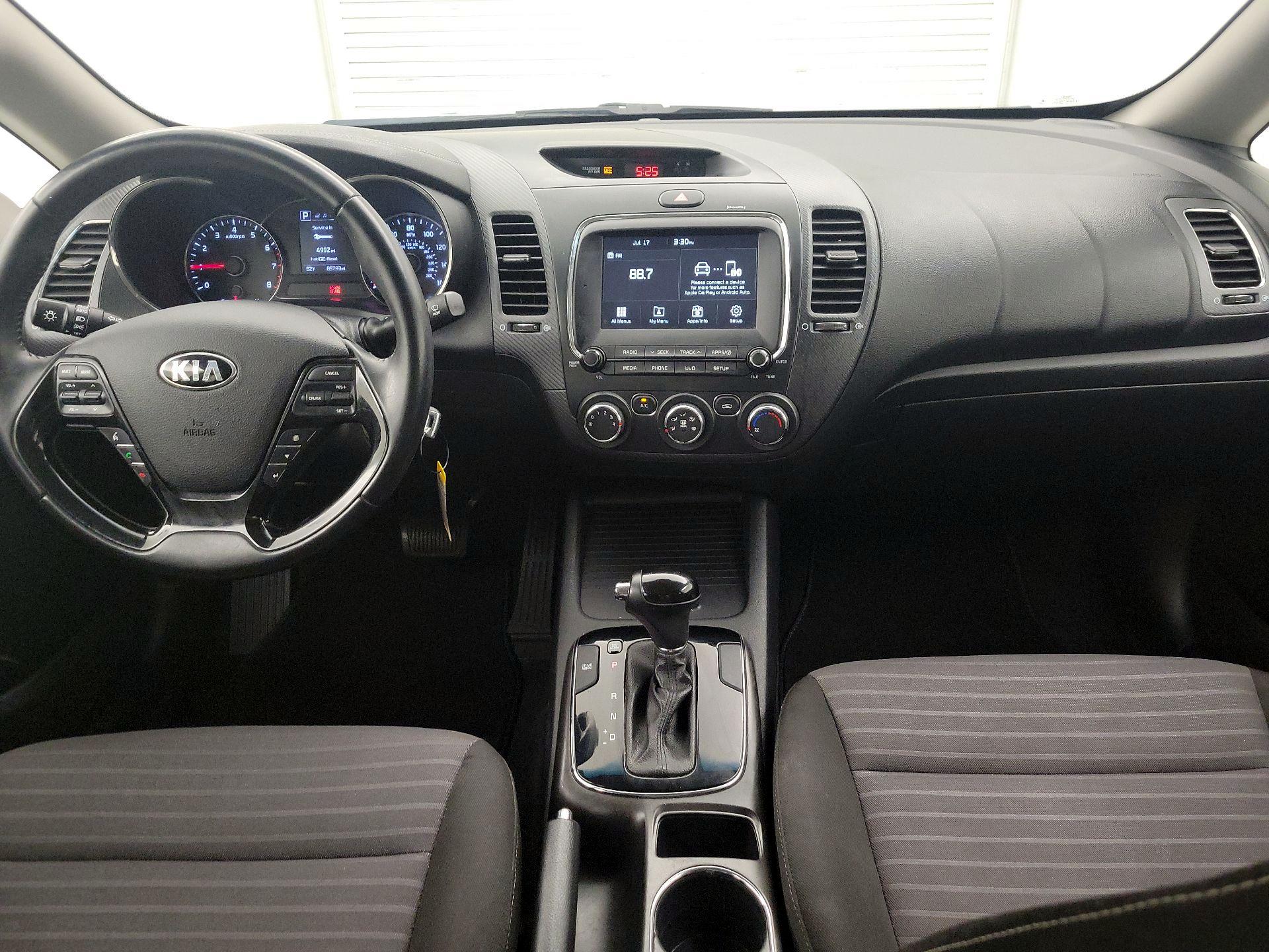 Thumbnail: 2017 Kia Forte - 9