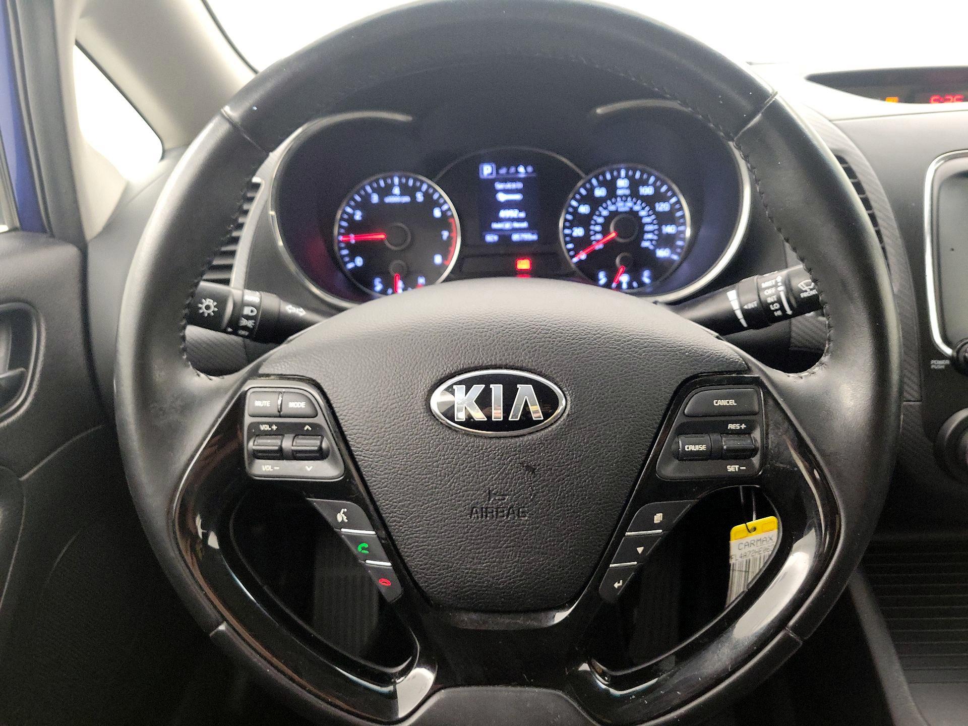 Thumbnail: 2017 Kia Forte - 10