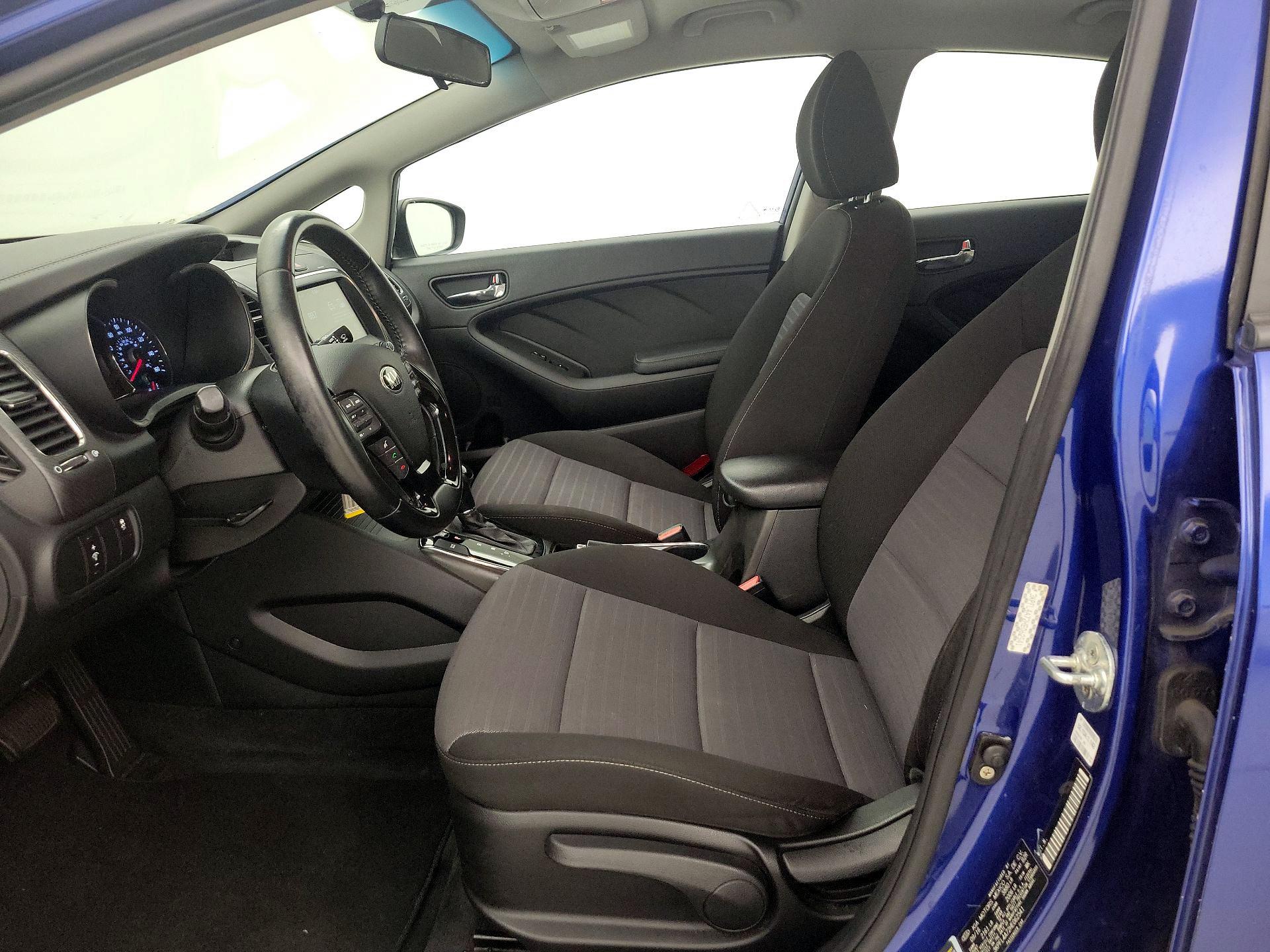 Thumbnail: 2017 Kia Forte - 11