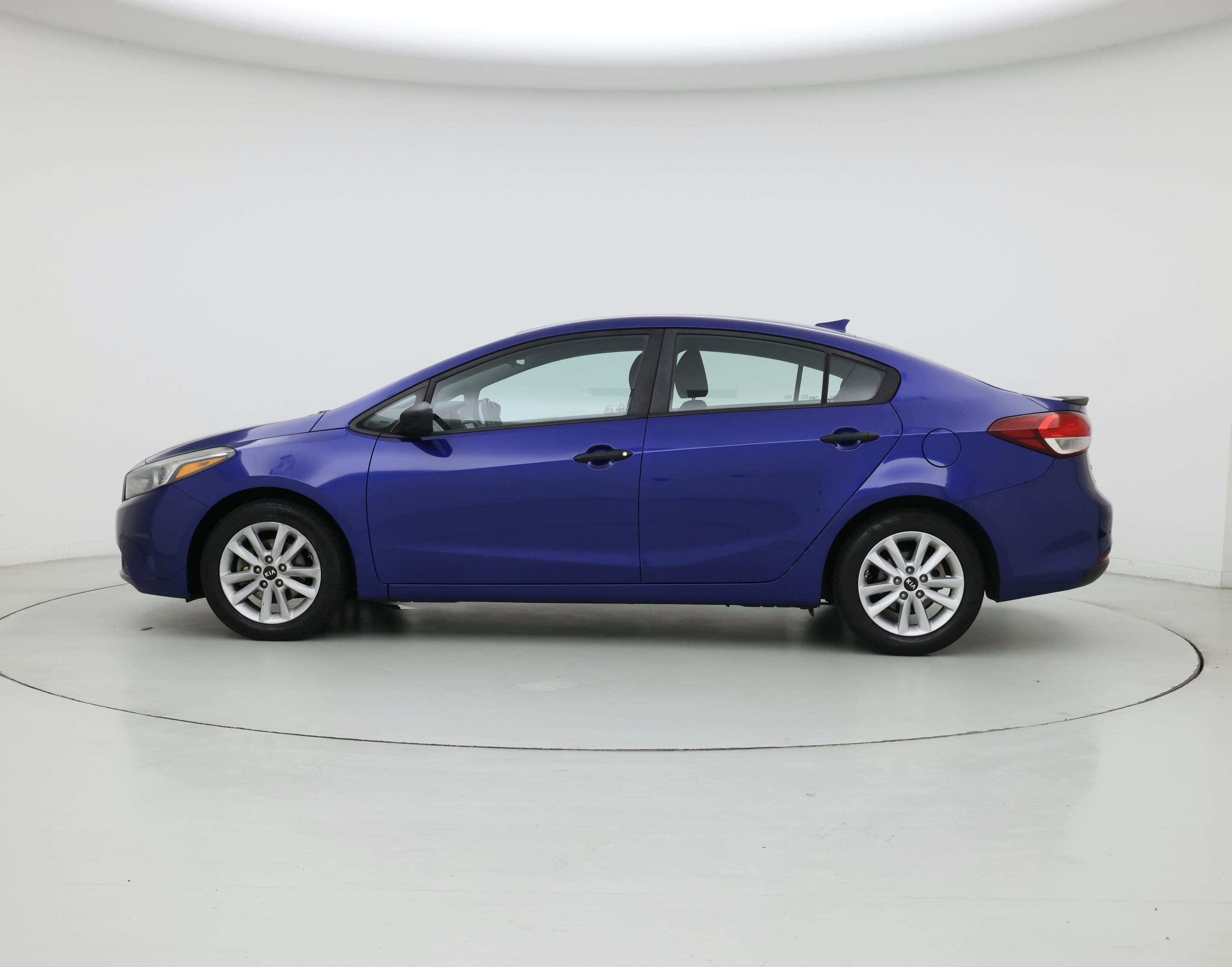 Thumbnail: 2017 Kia Forte - 3
