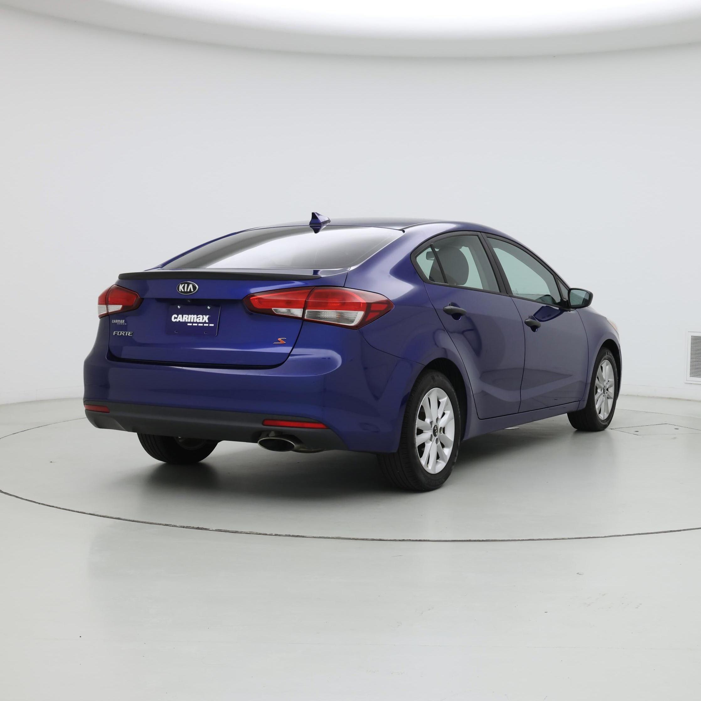 Thumbnail: 2017 Kia Forte - 8