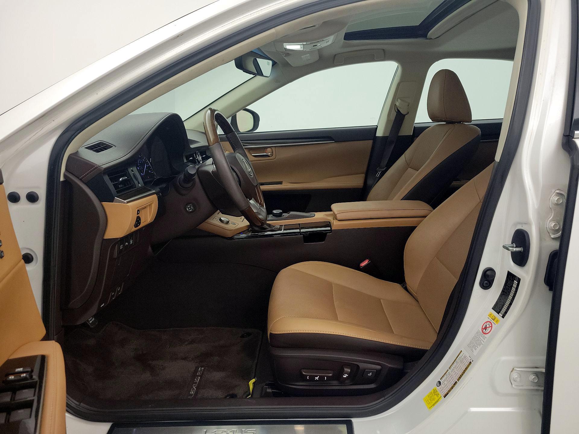 Thumbnail: 2016 Lexus ES - 11