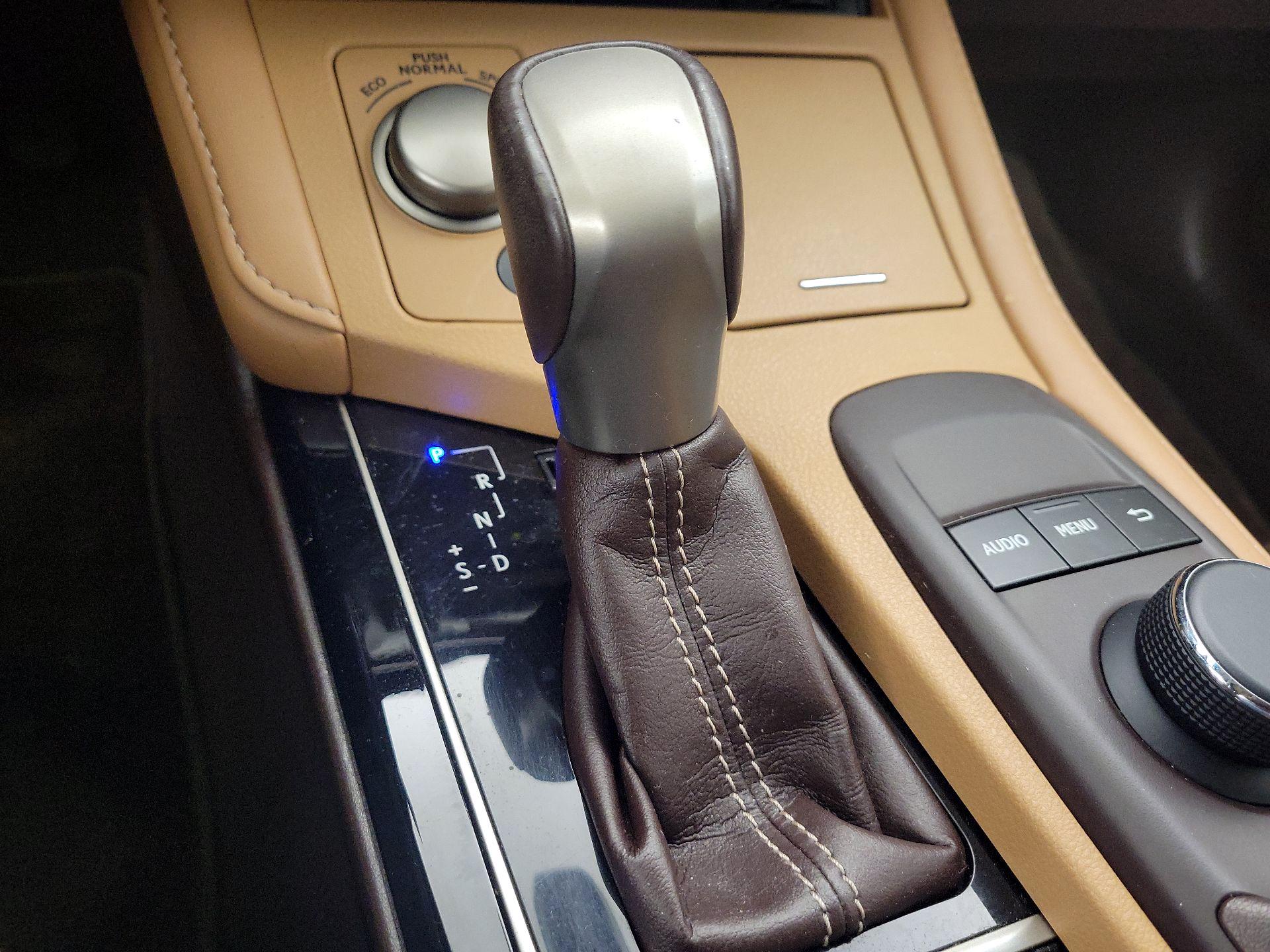 Thumbnail: 2016 Lexus ES - 17
