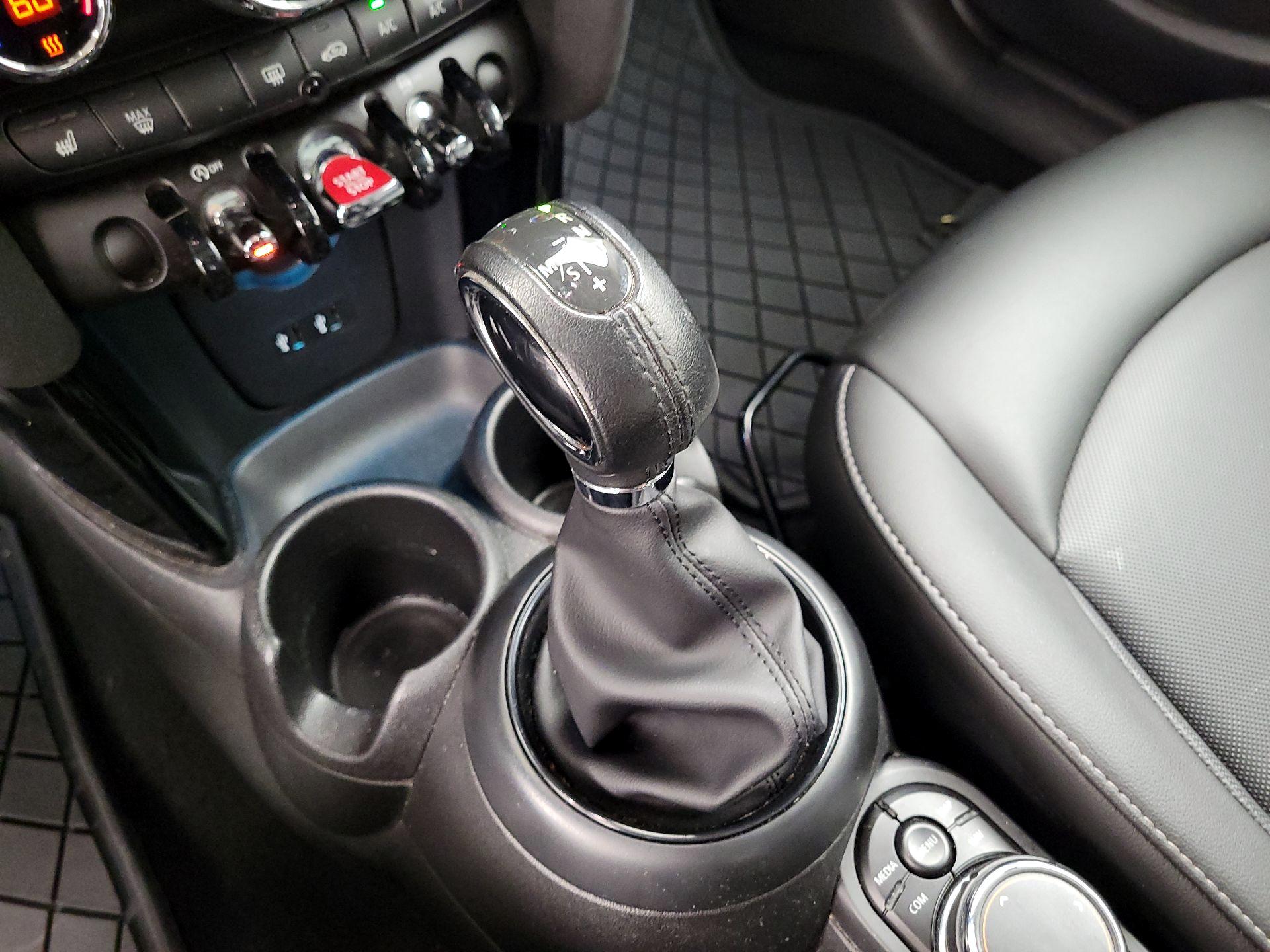 Thumbnail: 2019 MINI Cooper Hardtop - 17
