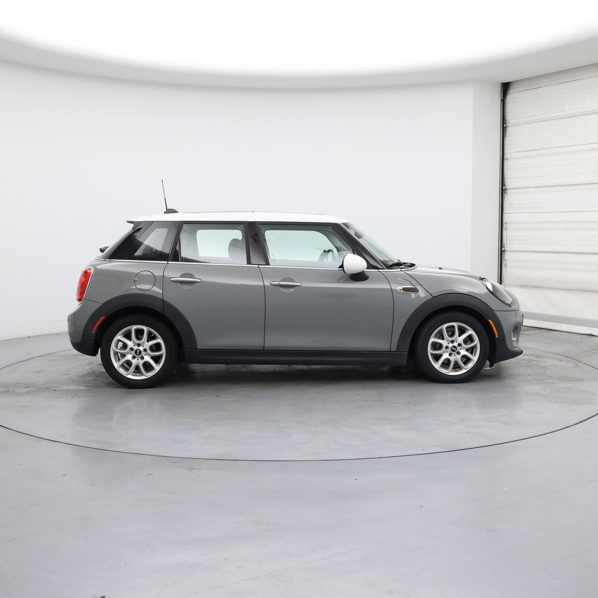 Thumbnail: 2019 MINI Cooper Hardtop - 7