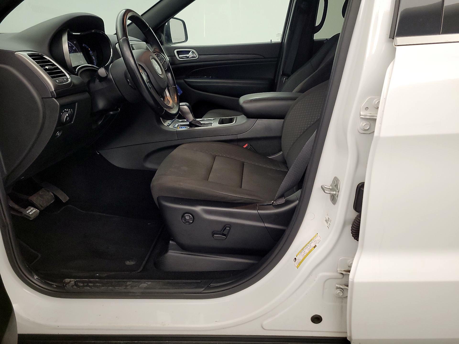 Thumbnail: 2020 Jeep Grand Cherokee - 11