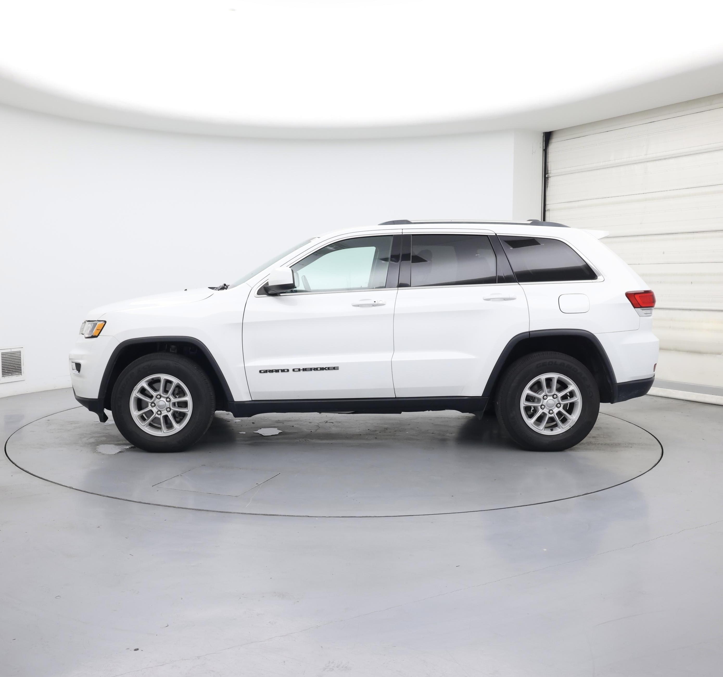 Thumbnail: 2020 Jeep Grand Cherokee - 3