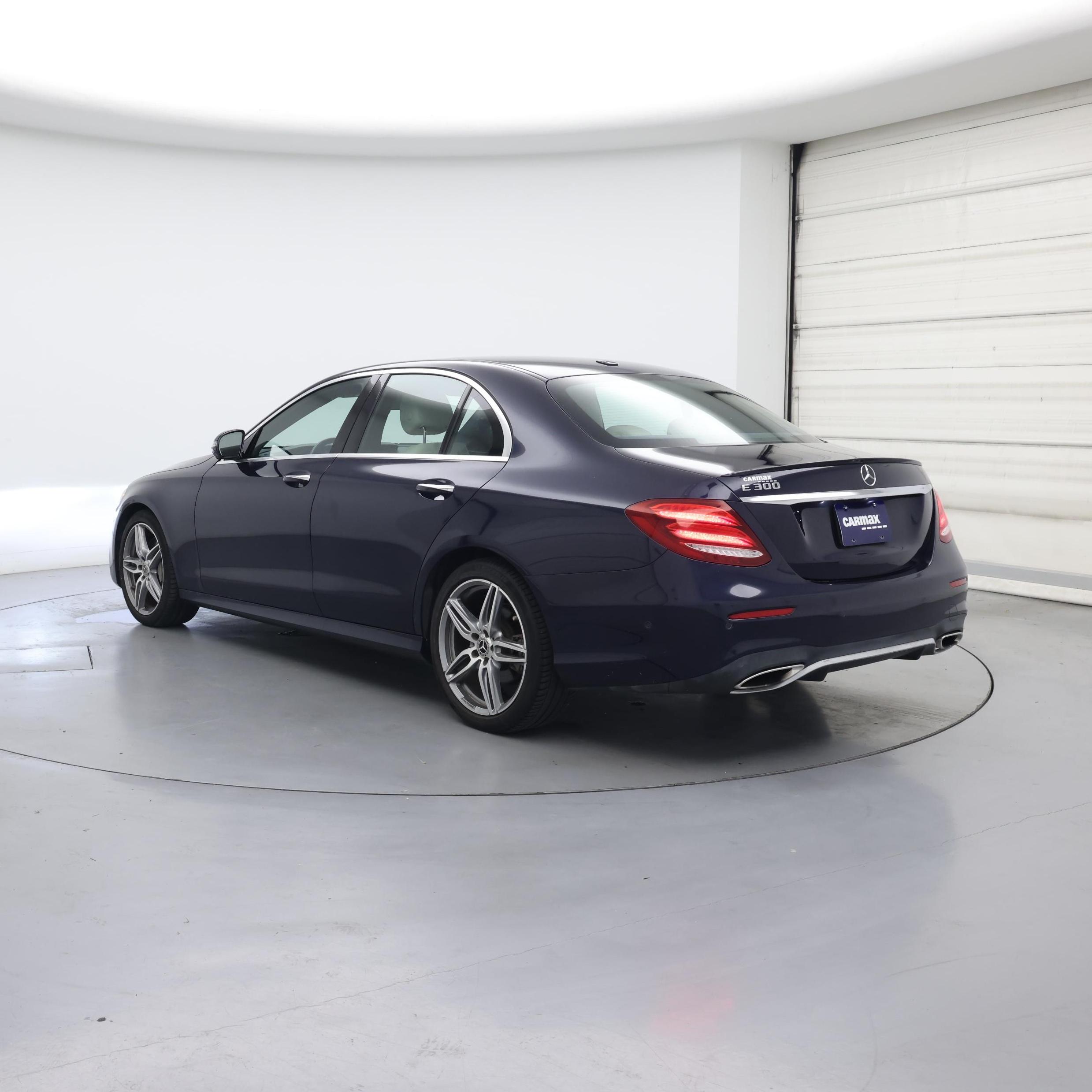 Thumbnail: 2019 Mercedes-Benz E-Class - 2