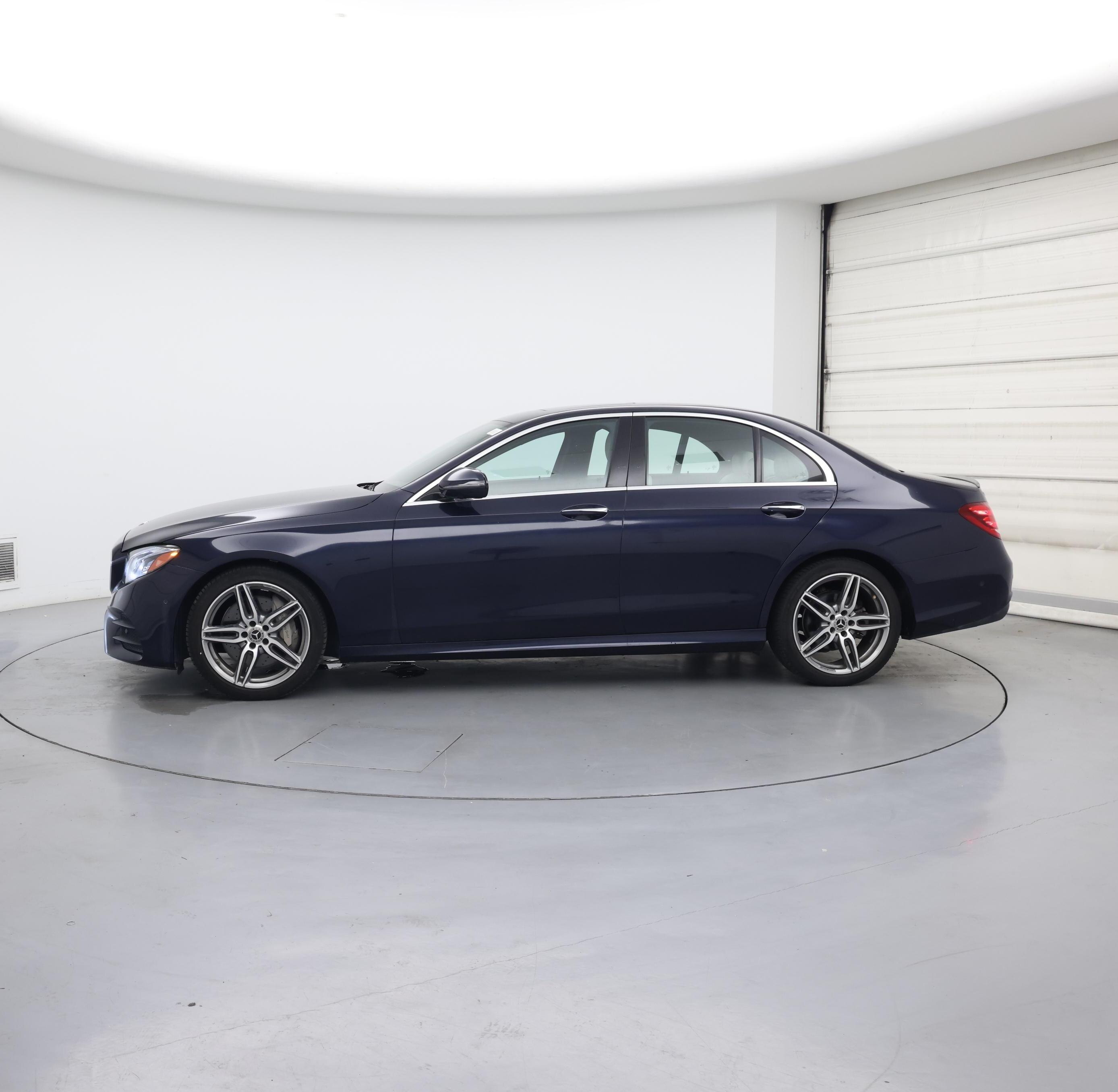 Thumbnail: 2019 Mercedes-Benz E-Class - 3