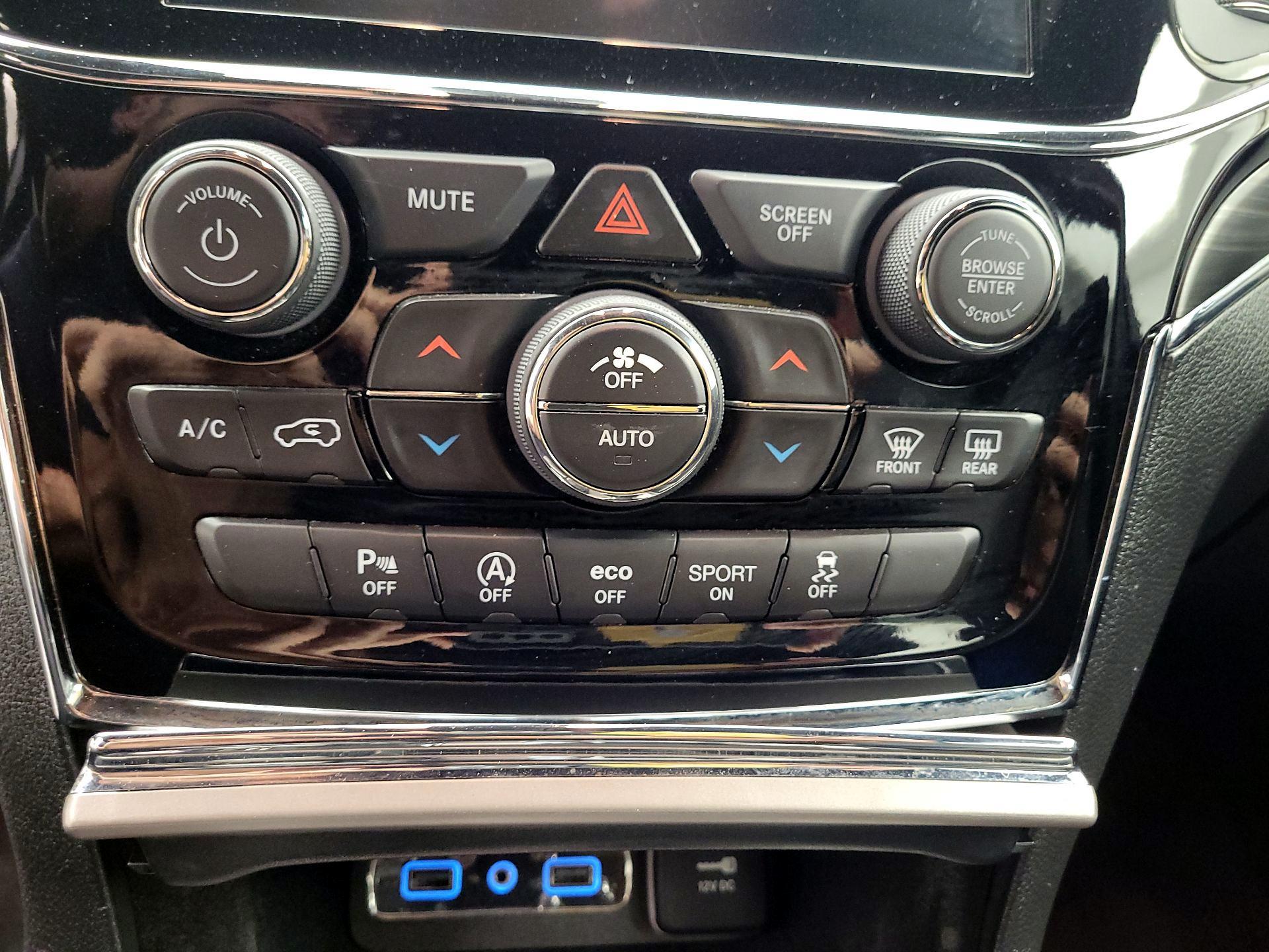 Thumbnail: 2019 Jeep Grand Cherokee - 14