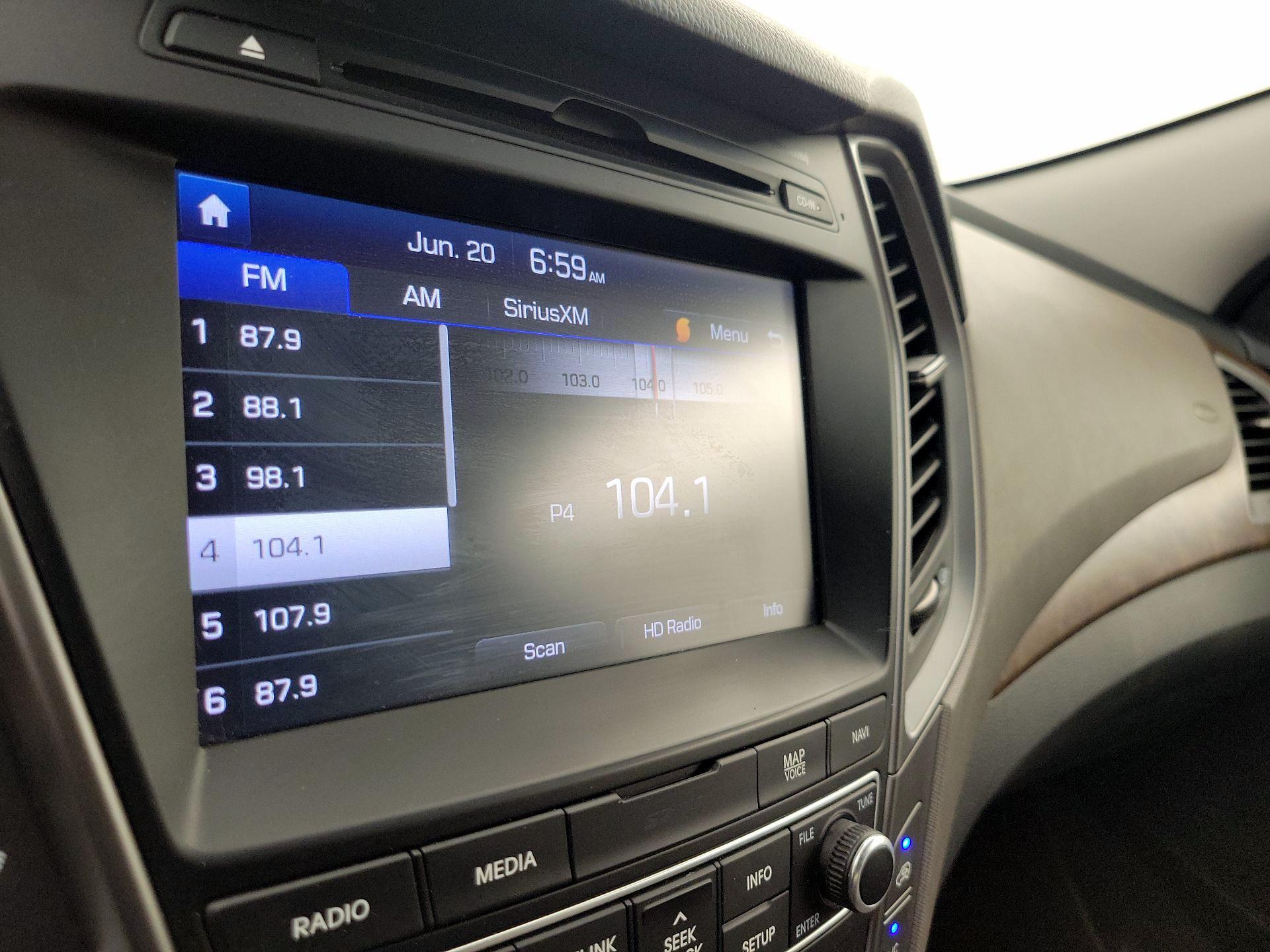 Thumbnail: 2018 Hyundai Santa Fe - 16