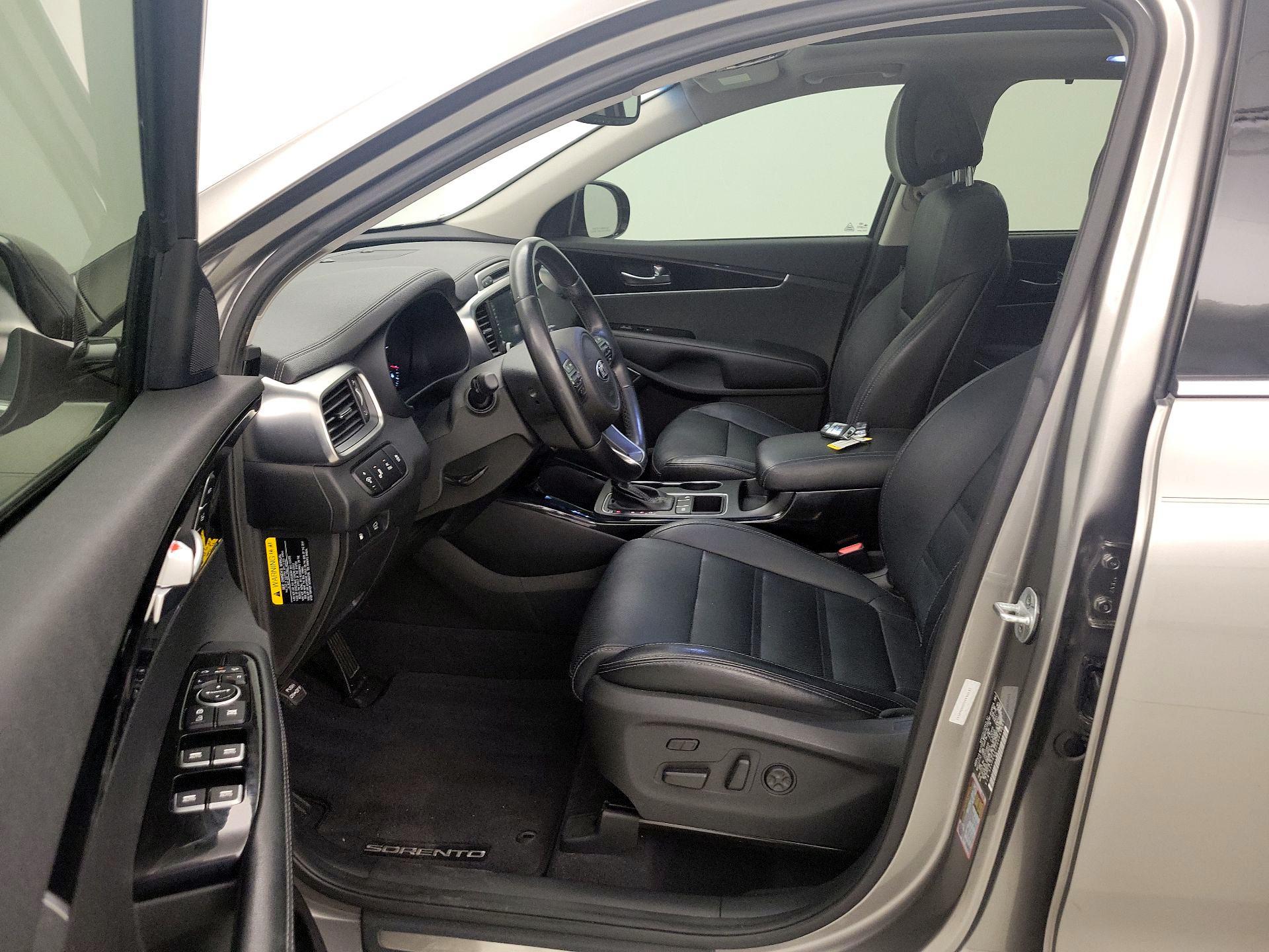 Thumbnail: 2016 Kia Sorento - 11