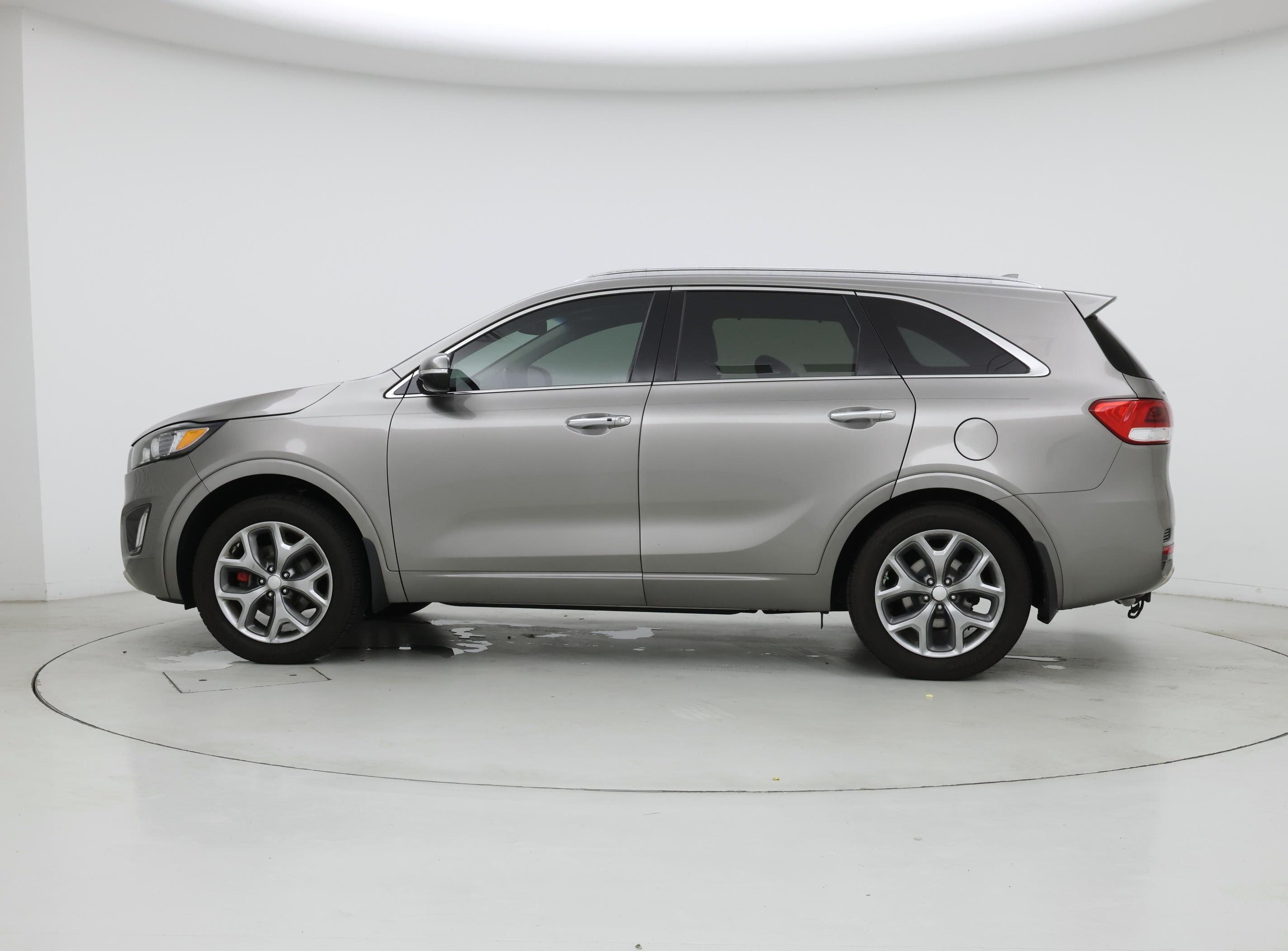 Thumbnail: 2016 Kia Sorento - 3
