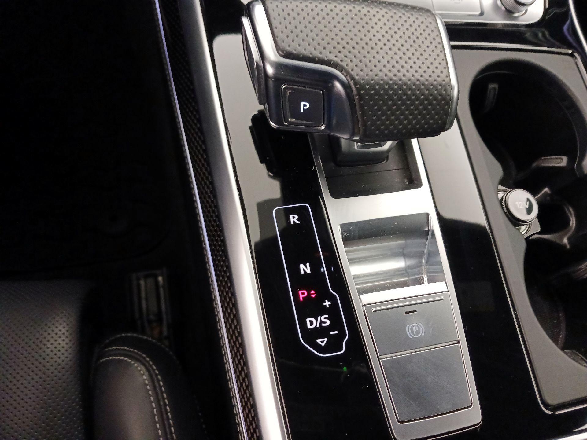 Thumbnail: 2021 Audi SQ8 - 18