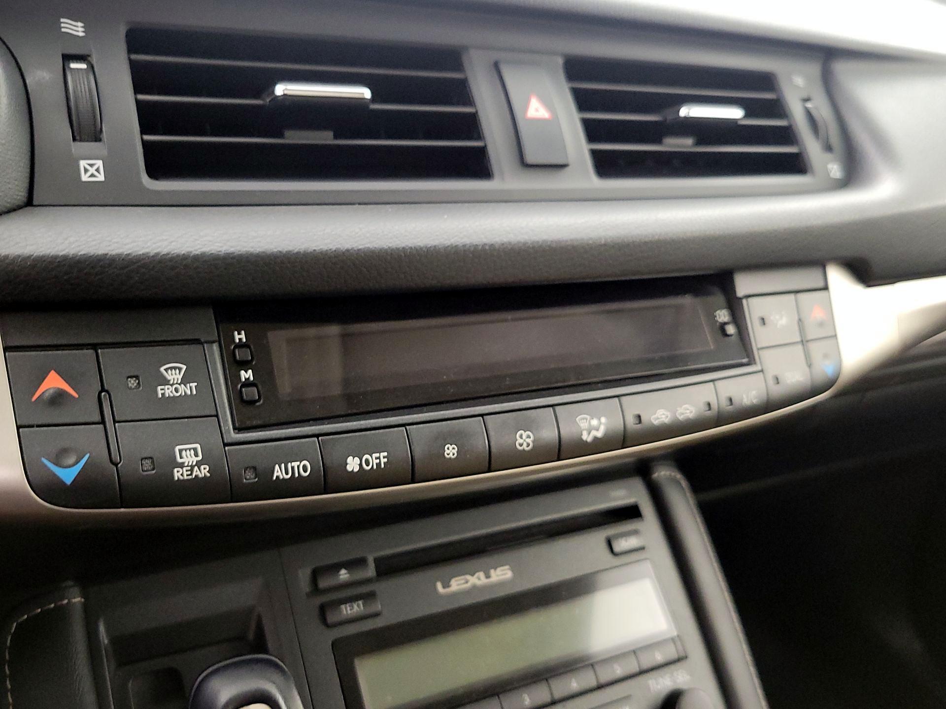 Thumbnail: 2014 Lexus CT - 15