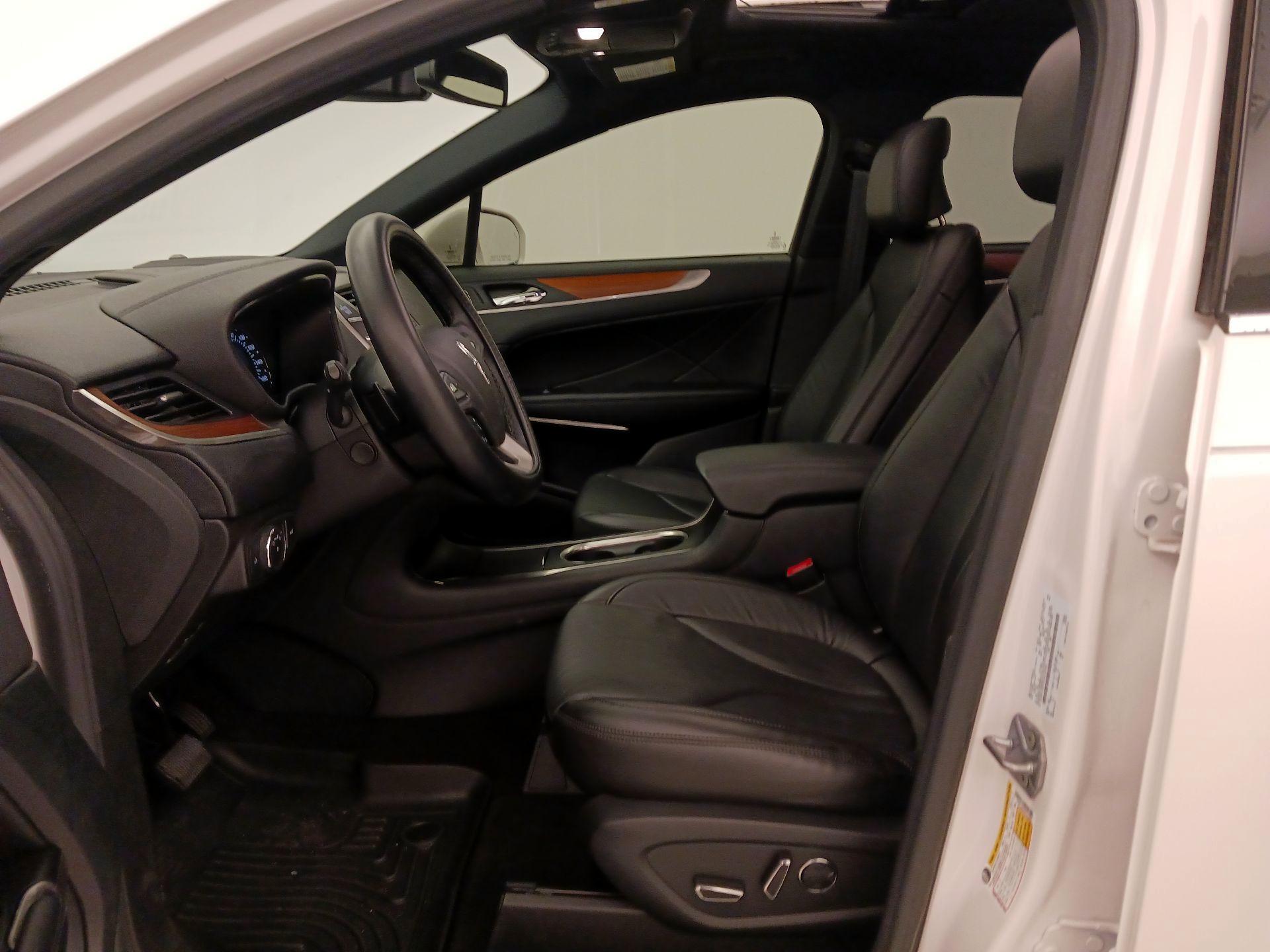 Thumbnail: 2019 Lincoln MKC - 11