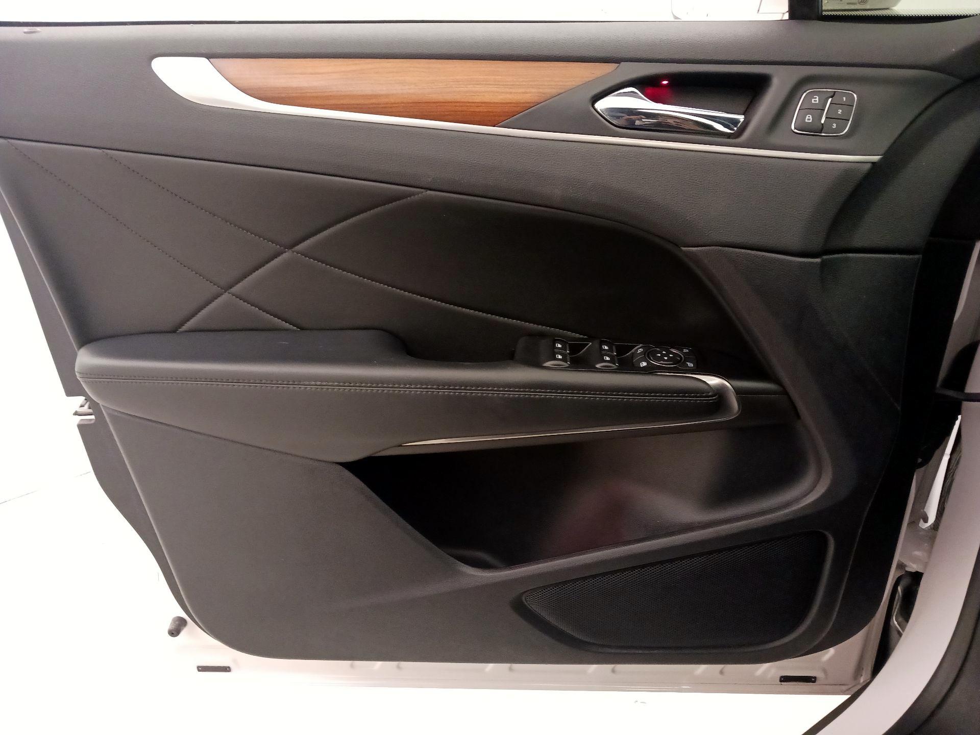 Thumbnail: 2019 Lincoln MKC - 12