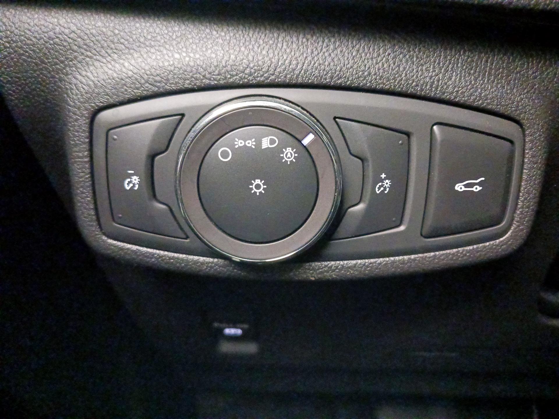 Thumbnail: 2019 Lincoln MKC - 13