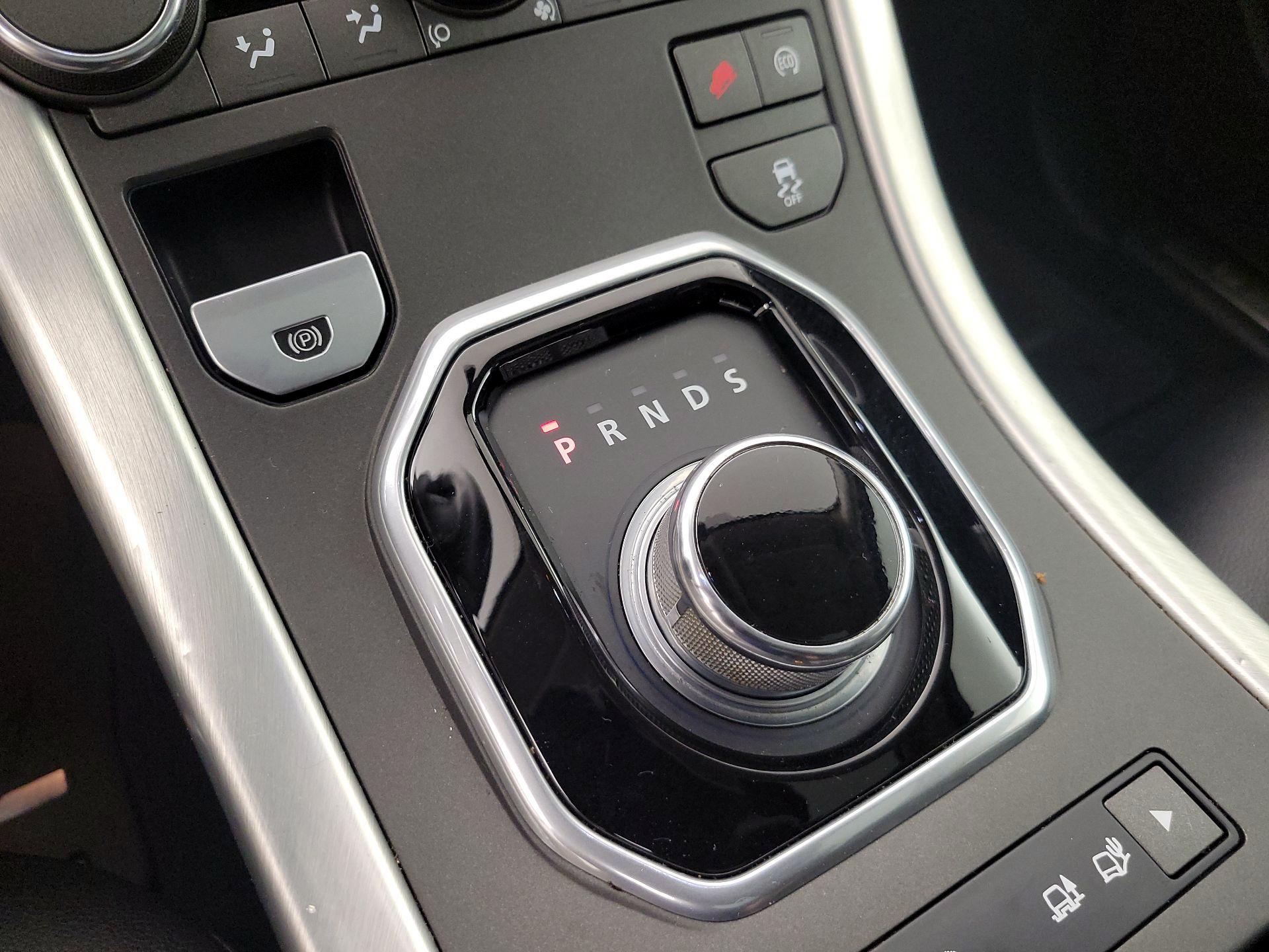 Thumbnail: 2015 Land Rover Range Rover Evoque - 17