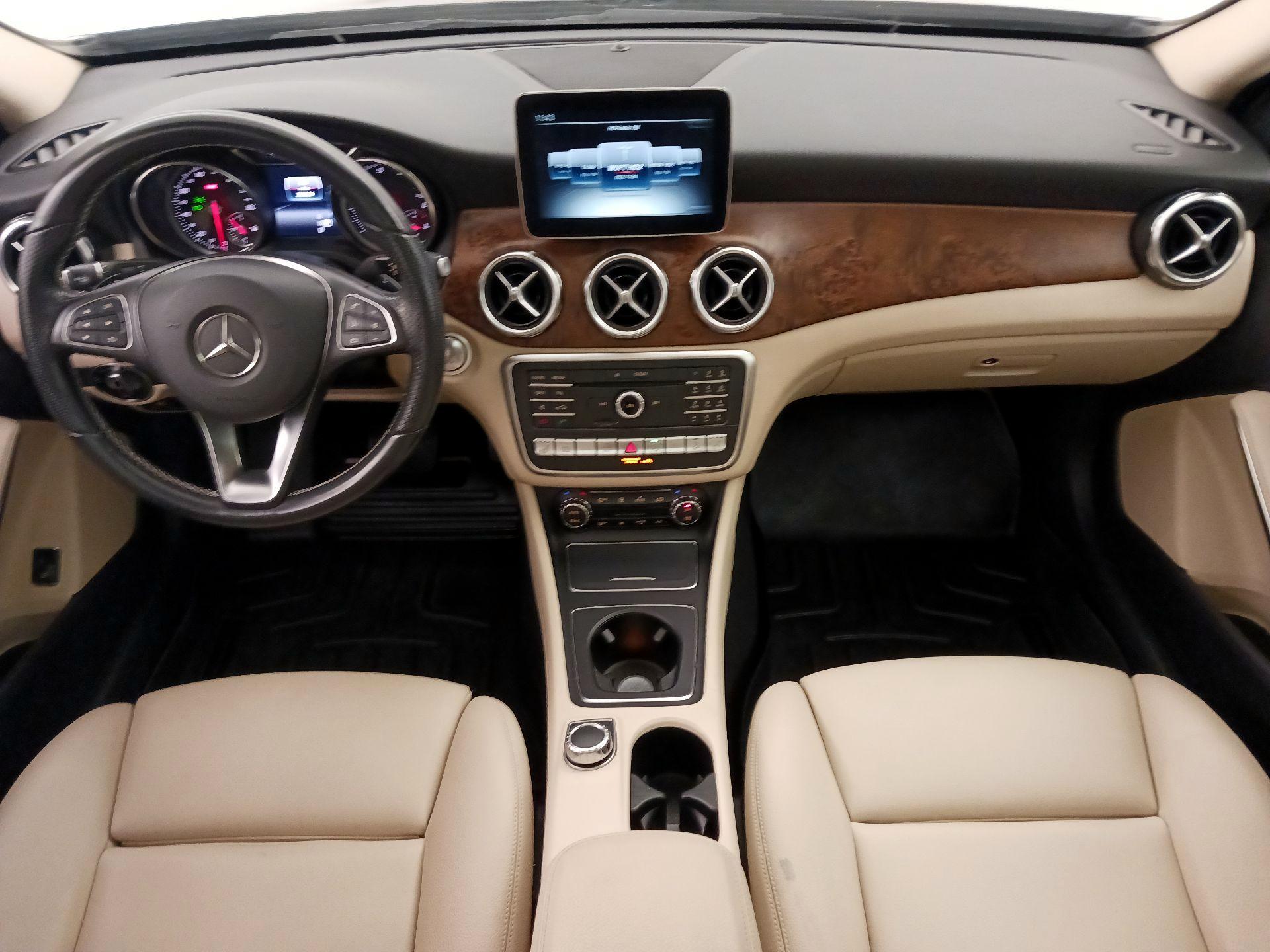 Thumbnail: 2019 Mercedes-Benz GLA - 9