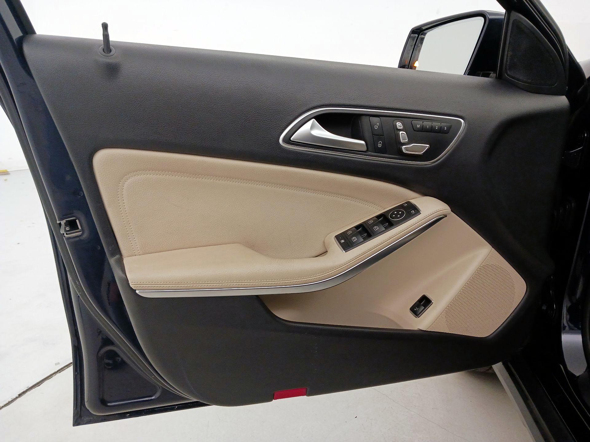 Thumbnail: 2019 Mercedes-Benz GLA - 12