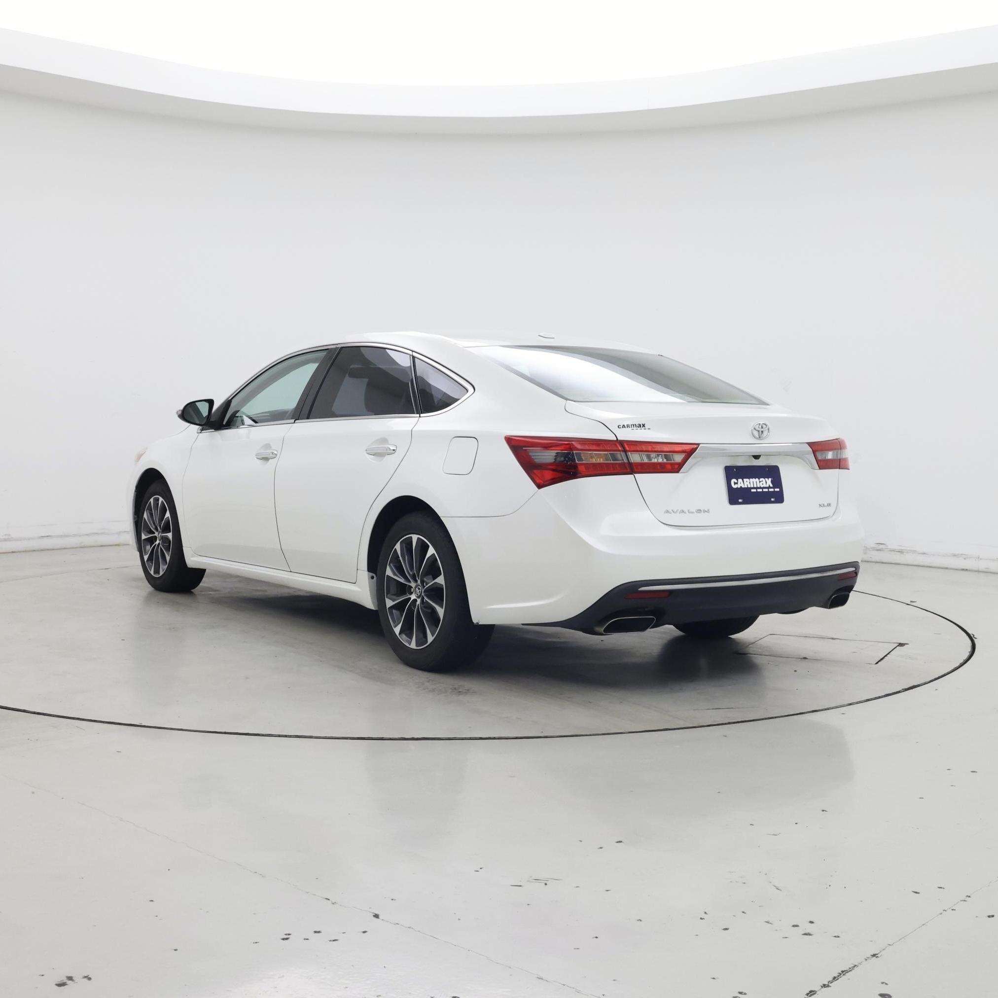Thumbnail: 2016 Toyota Avalon - 2