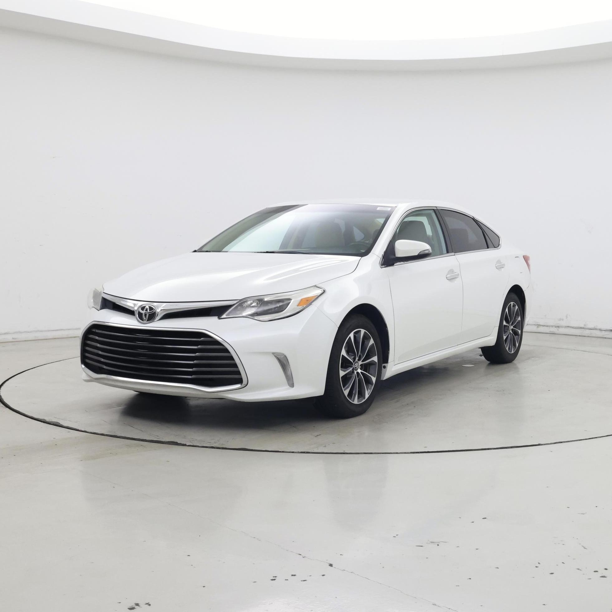 Thumbnail: 2016 Toyota Avalon - 4
