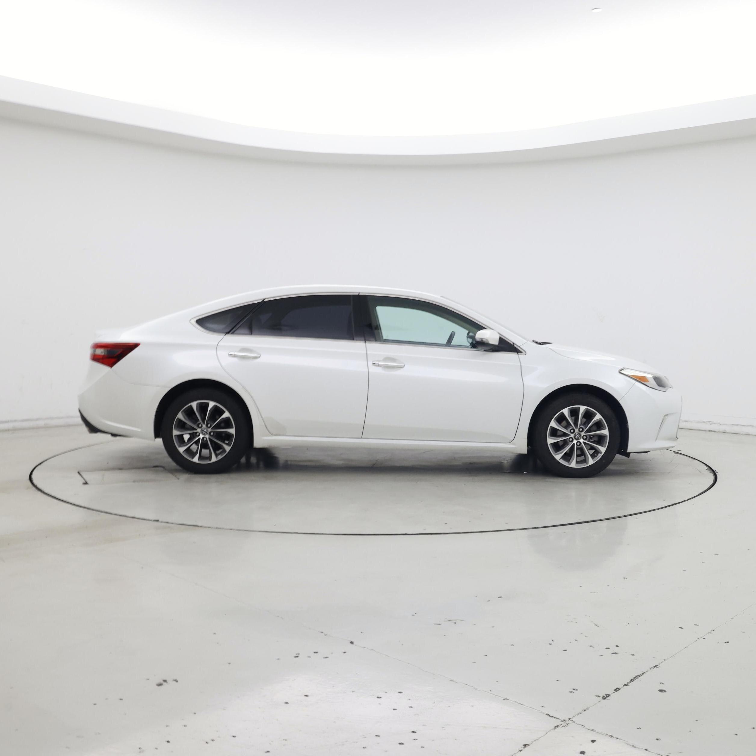 Thumbnail: 2016 Toyota Avalon - 7