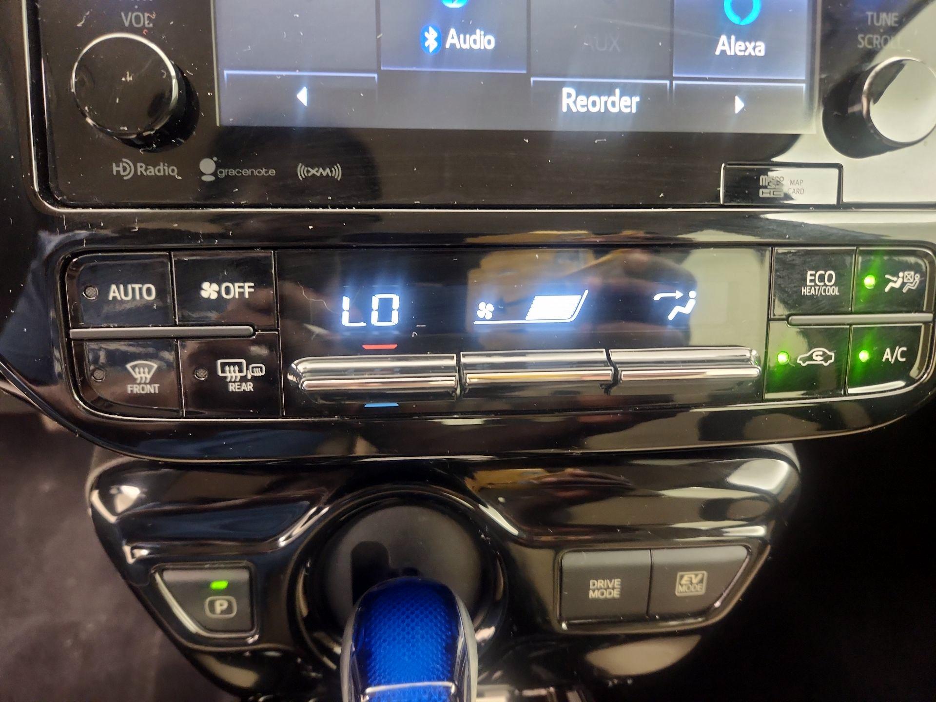 Thumbnail: 2016 Toyota Prius - 17