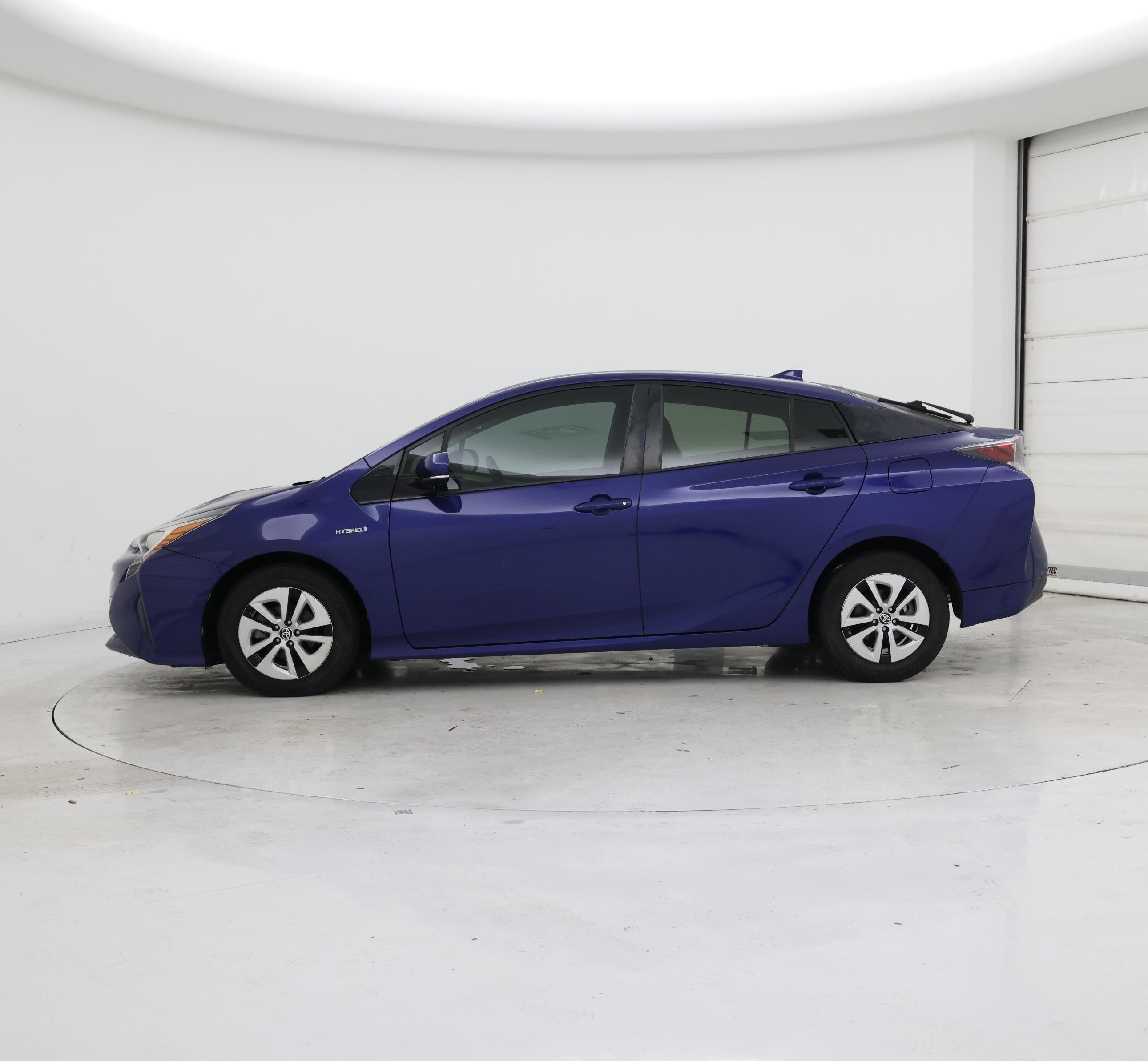 Thumbnail: 2016 Toyota Prius - 3