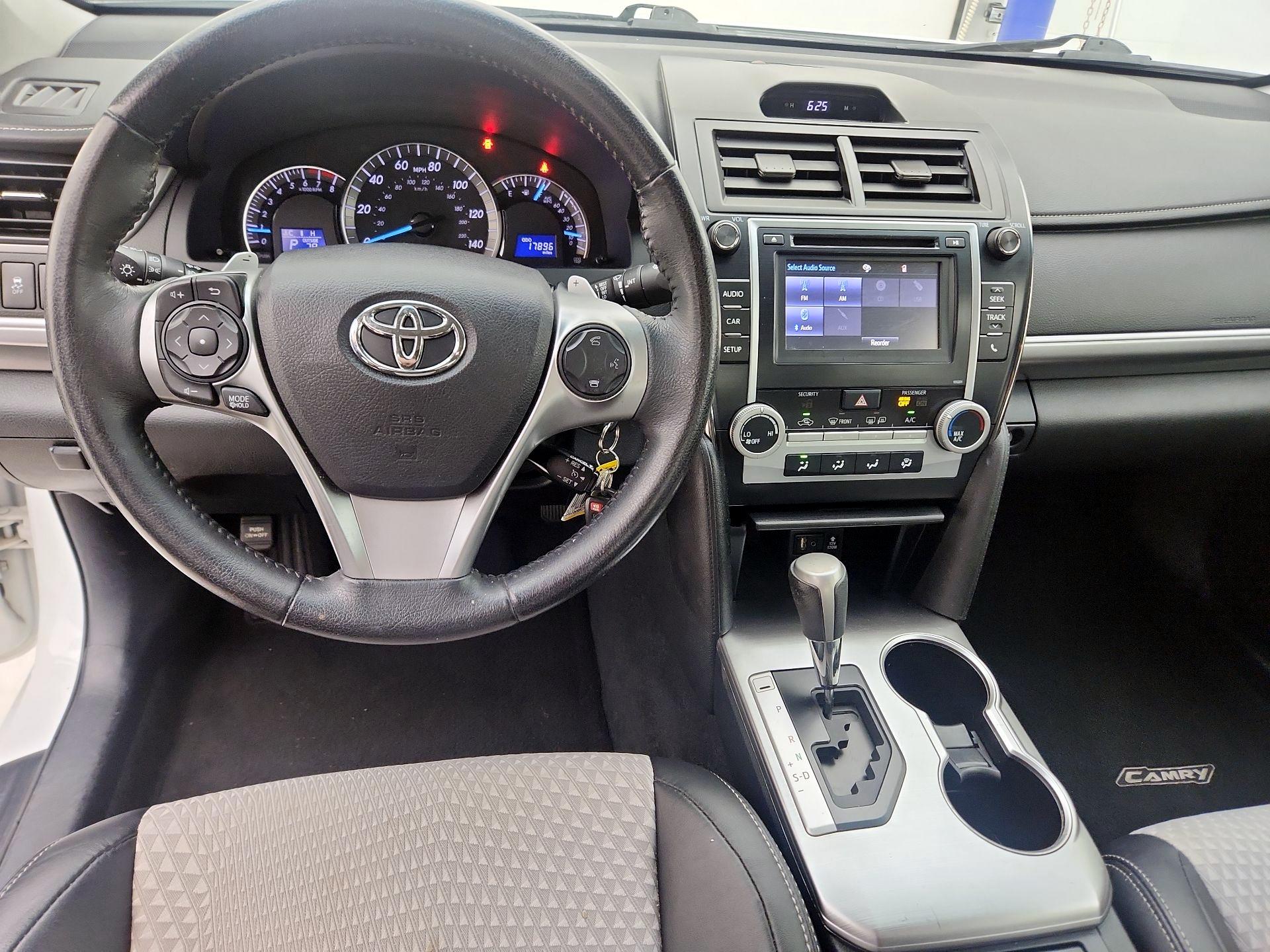 Thumbnail: 2014 Toyota Camry - 9