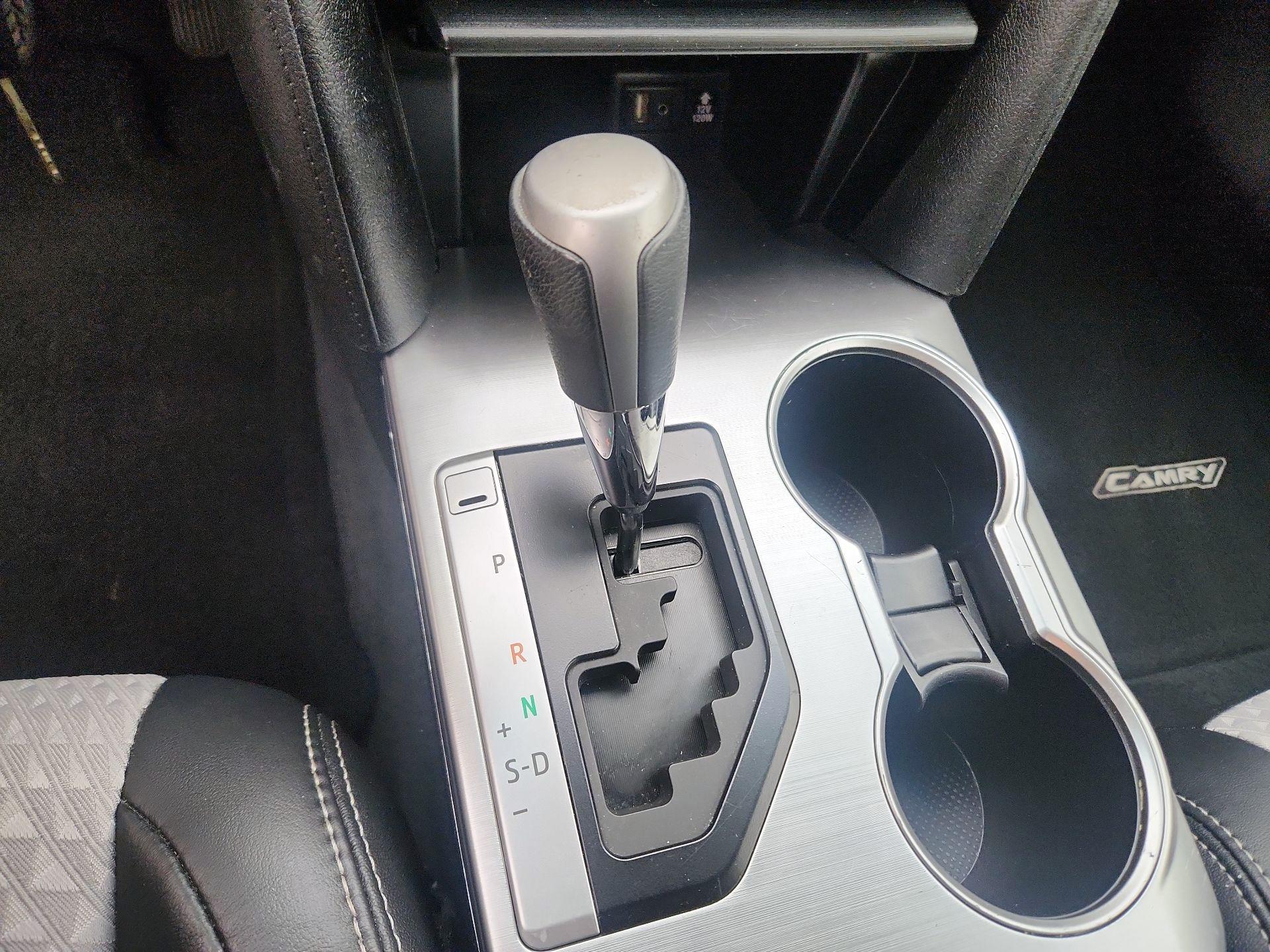 Thumbnail: 2014 Toyota Camry - 17