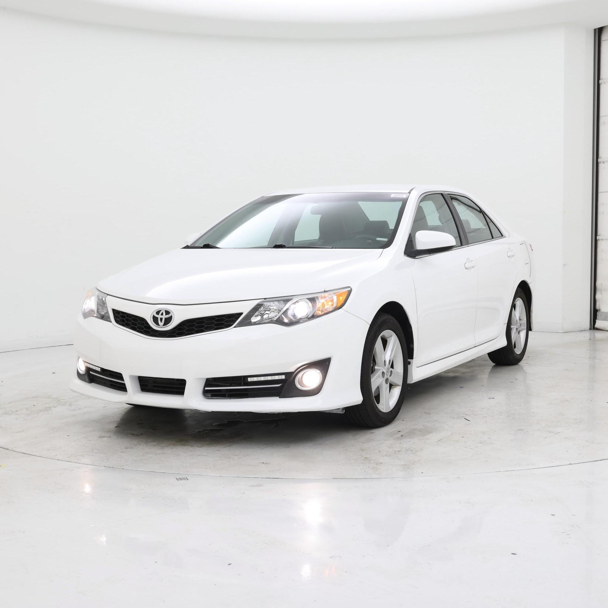 Thumbnail: 2014 Toyota Camry - 4