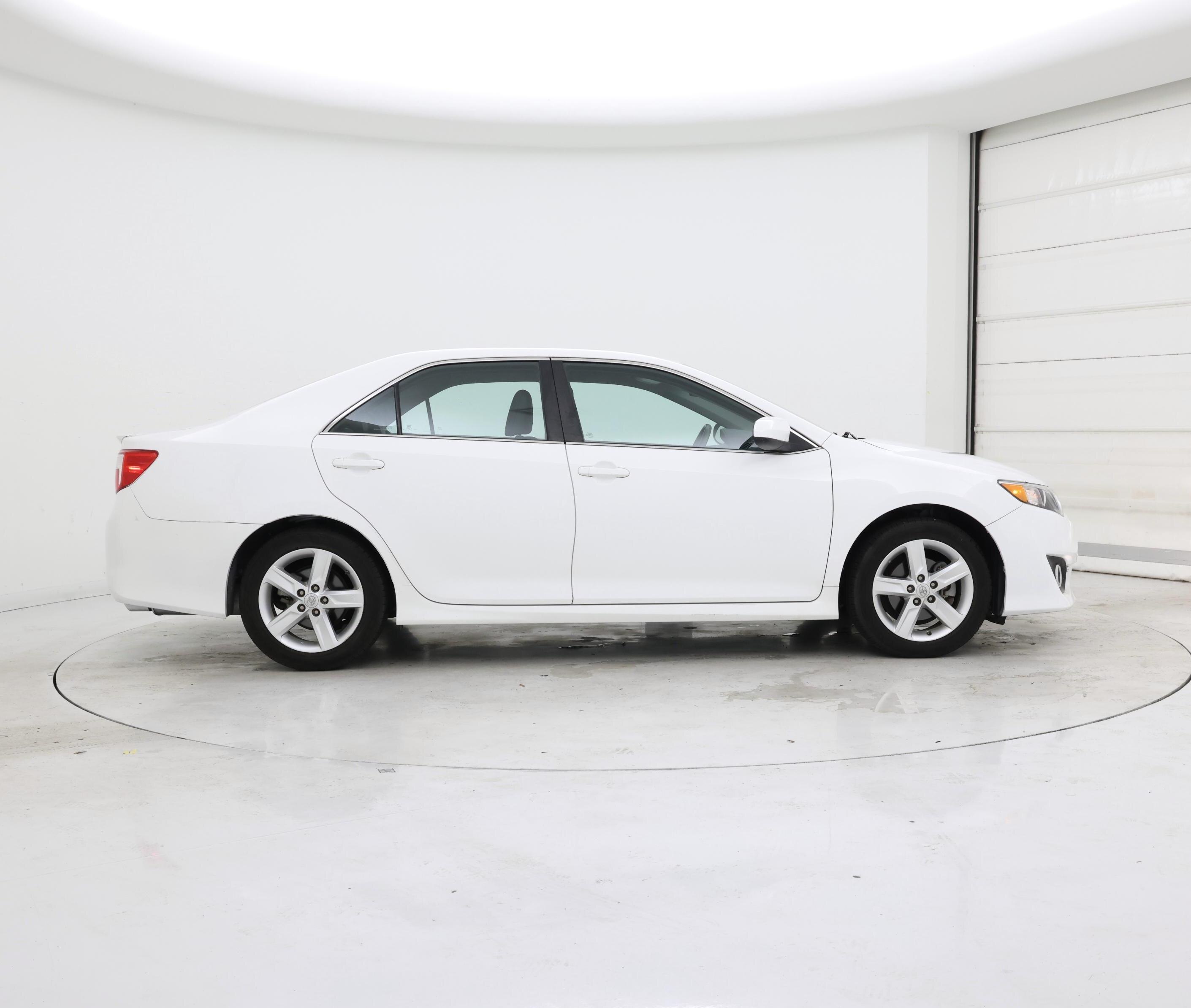 Thumbnail: 2014 Toyota Camry - 7