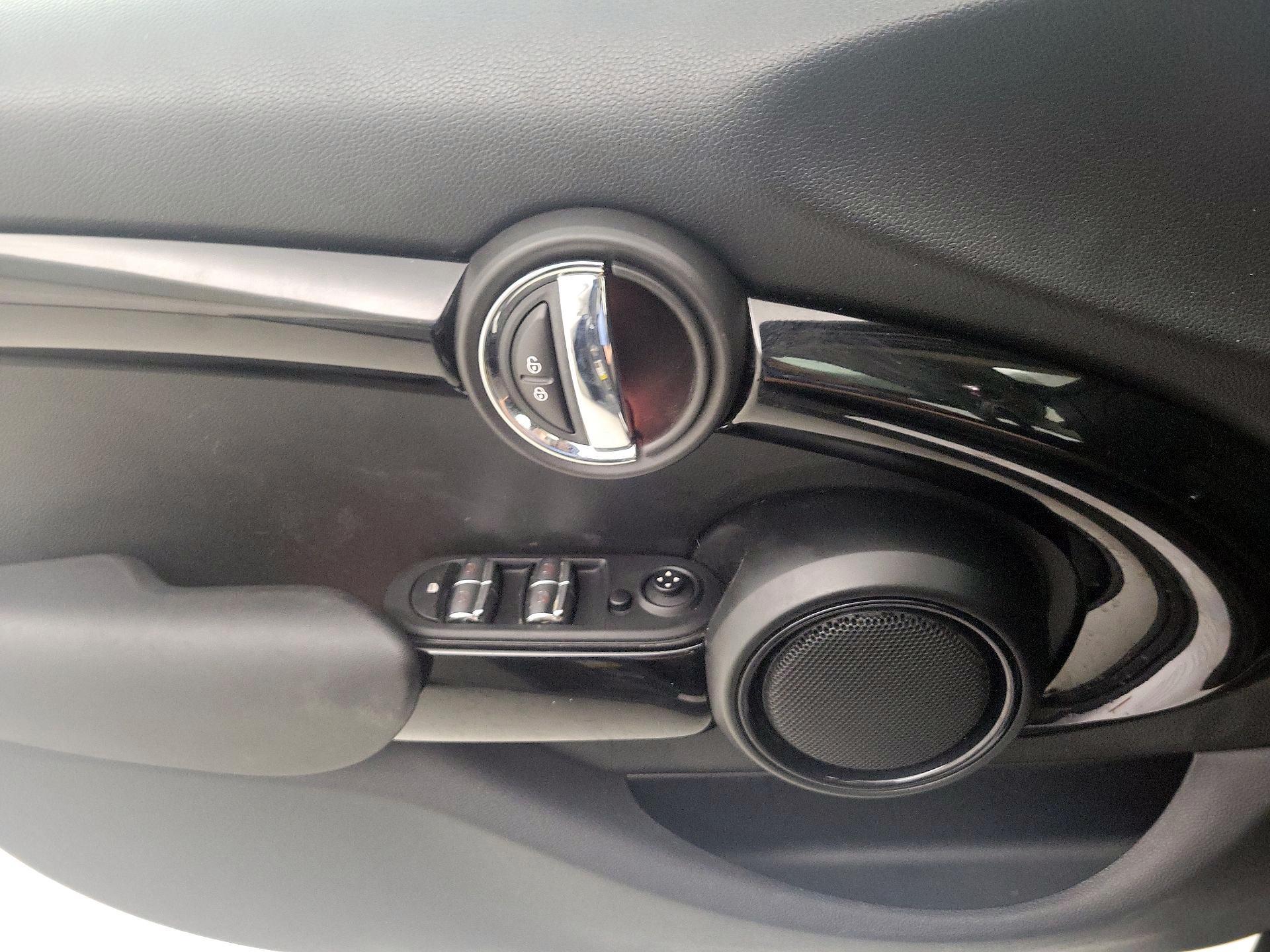 Thumbnail: 2019 MINI Cooper Hardtop - 12