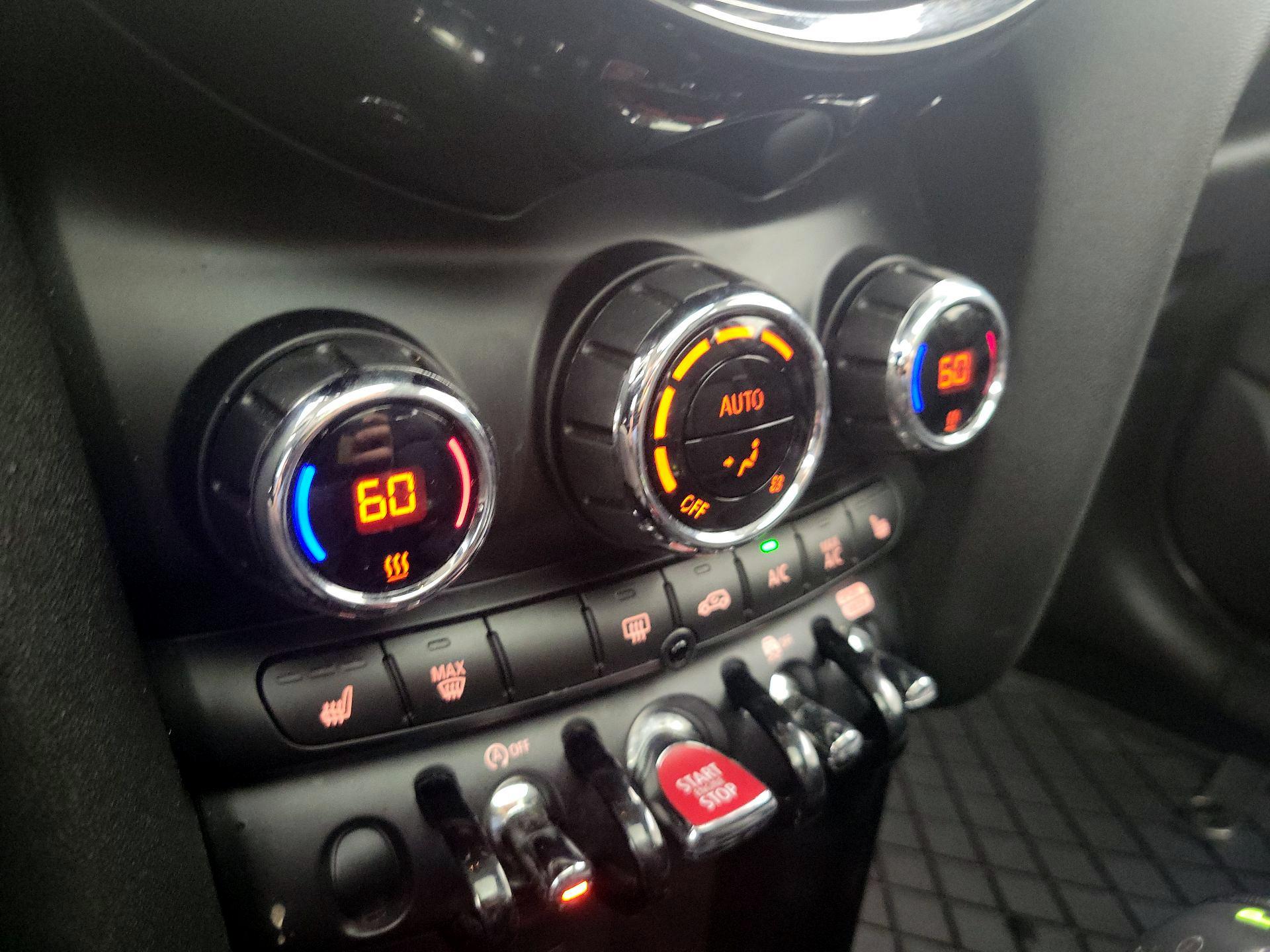 Thumbnail: 2019 MINI Cooper Hardtop - 16