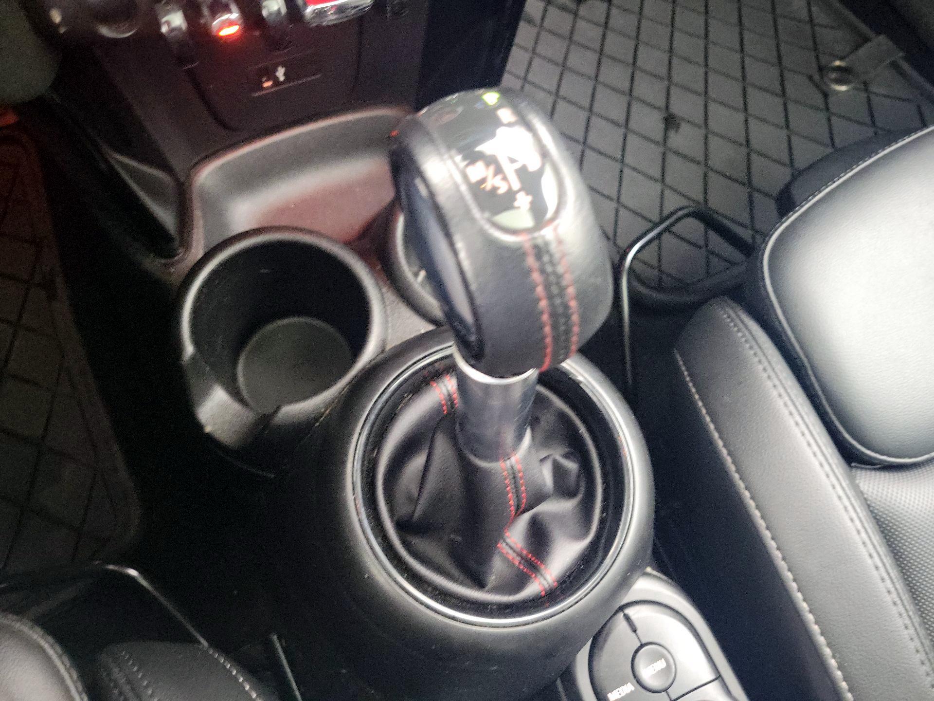 Thumbnail: 2019 MINI Cooper Hardtop - 17