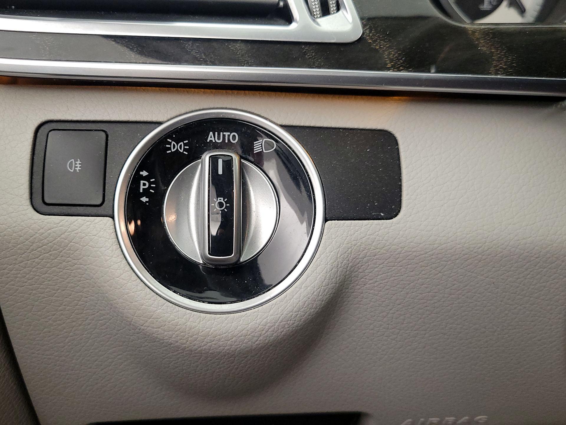 Thumbnail: 2016 Mercedes-Benz E-Class - 13