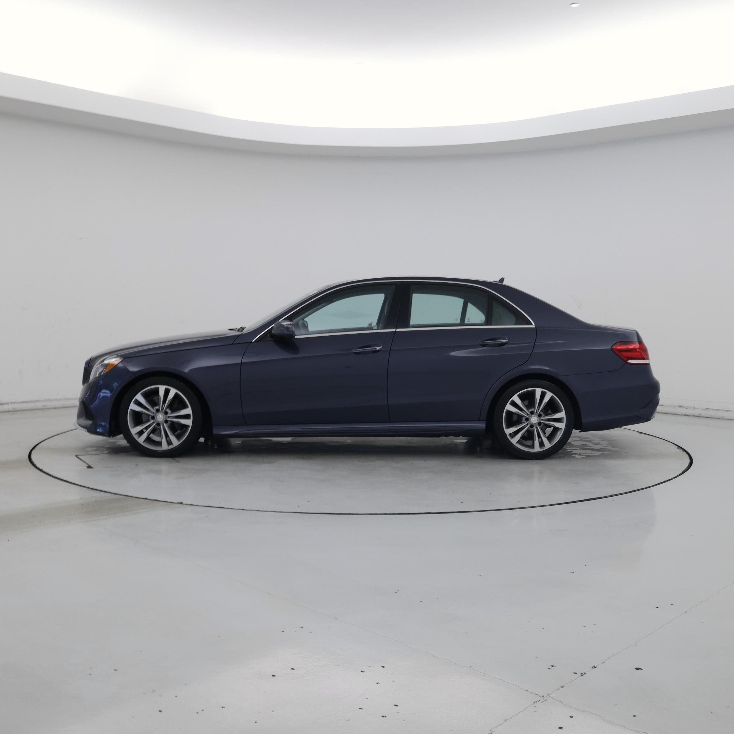 Thumbnail: 2016 Mercedes-Benz E-Class - 3