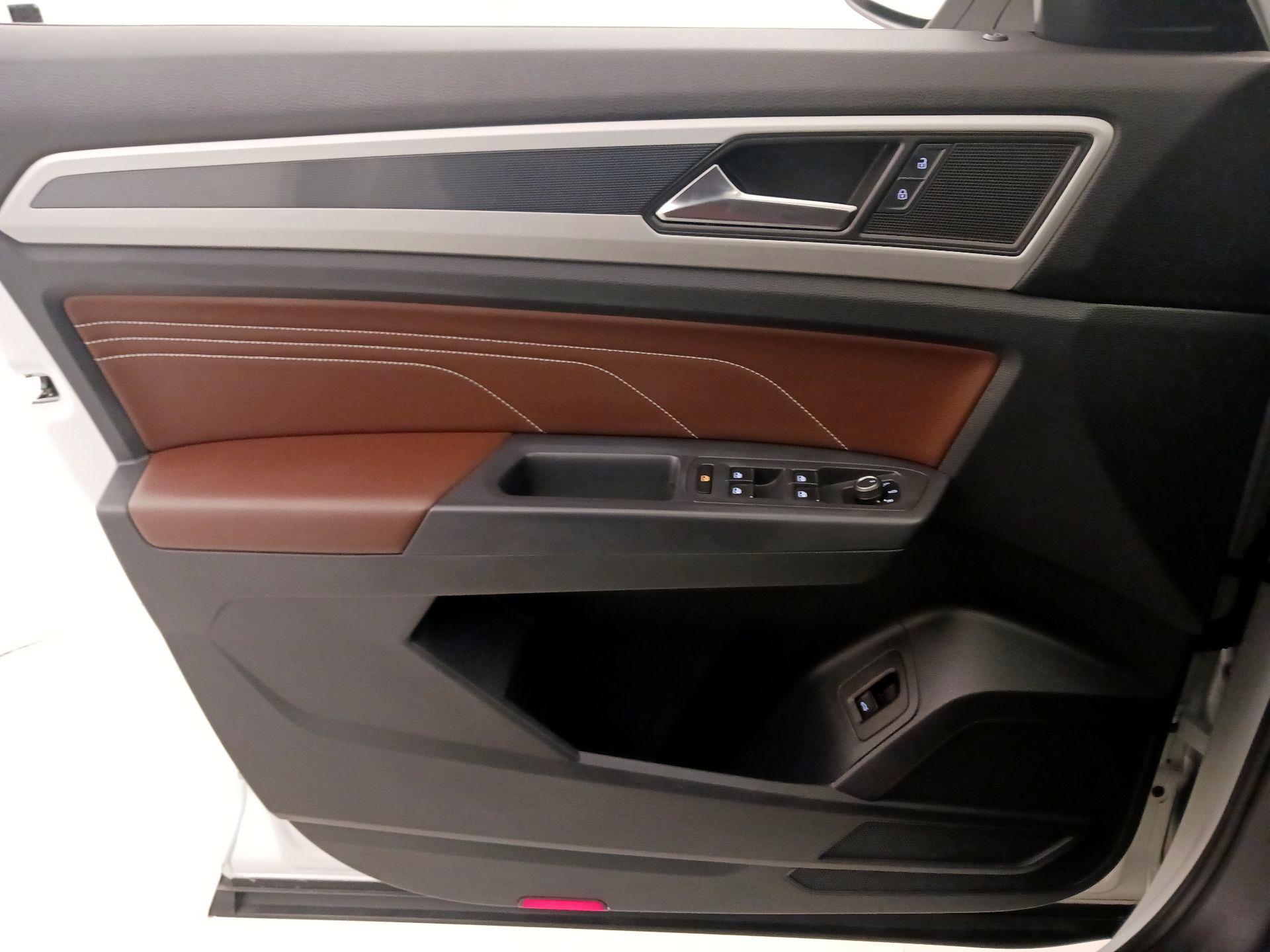 Thumbnail: 2021 Volkswagen Atlas - 12